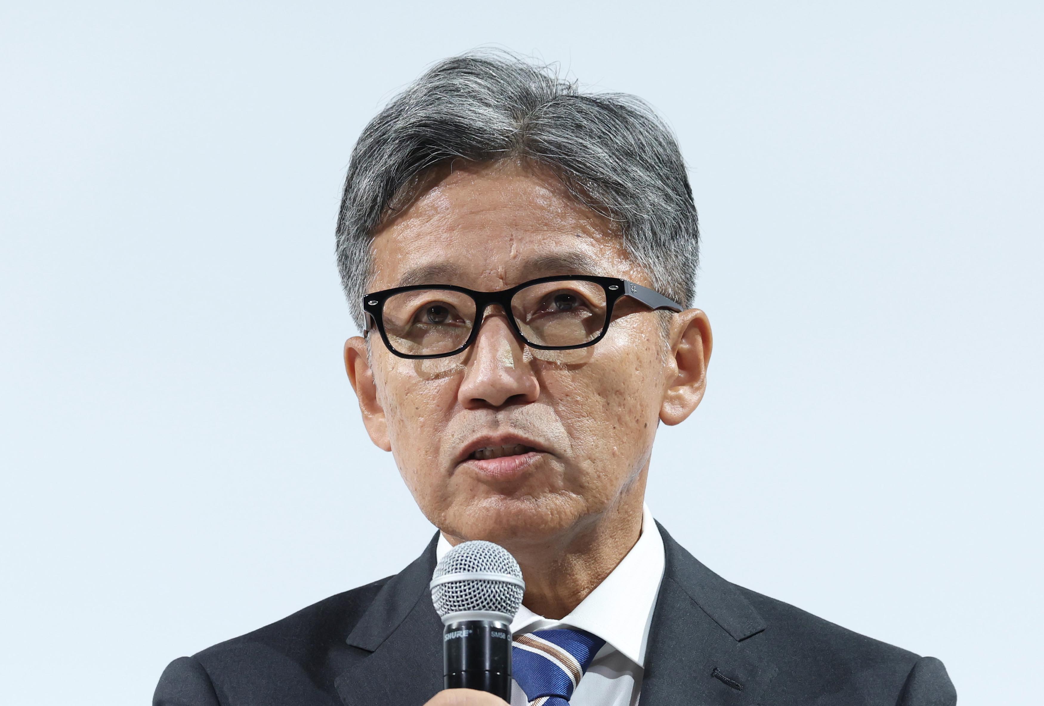 ダイハツの奥平社長が退任し、後任にトヨタ自動車出身の井上氏が