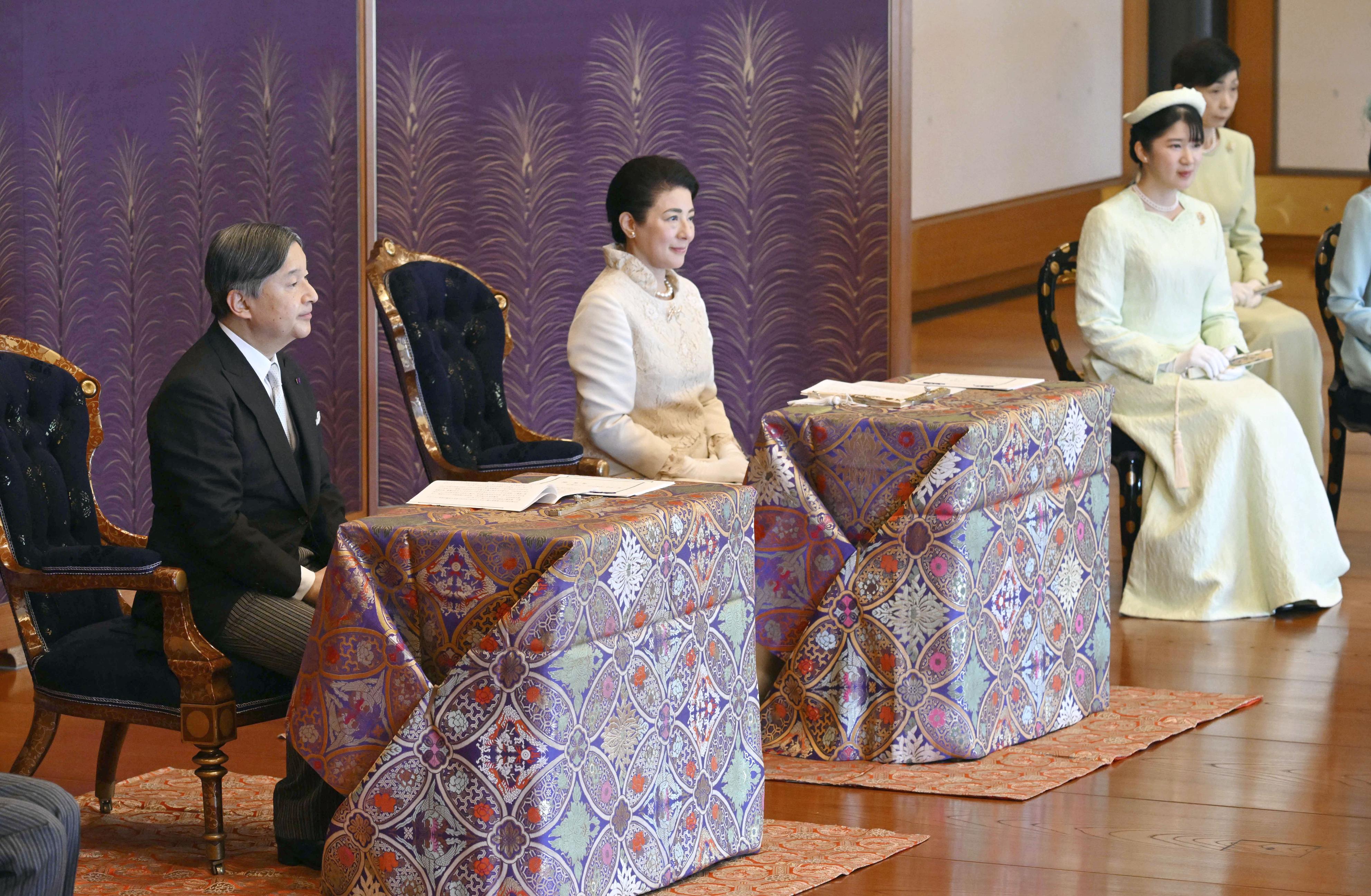 皇居で「講書始の儀」、悠仁さまが初めてご参列 東大の御厨貴名誉教授