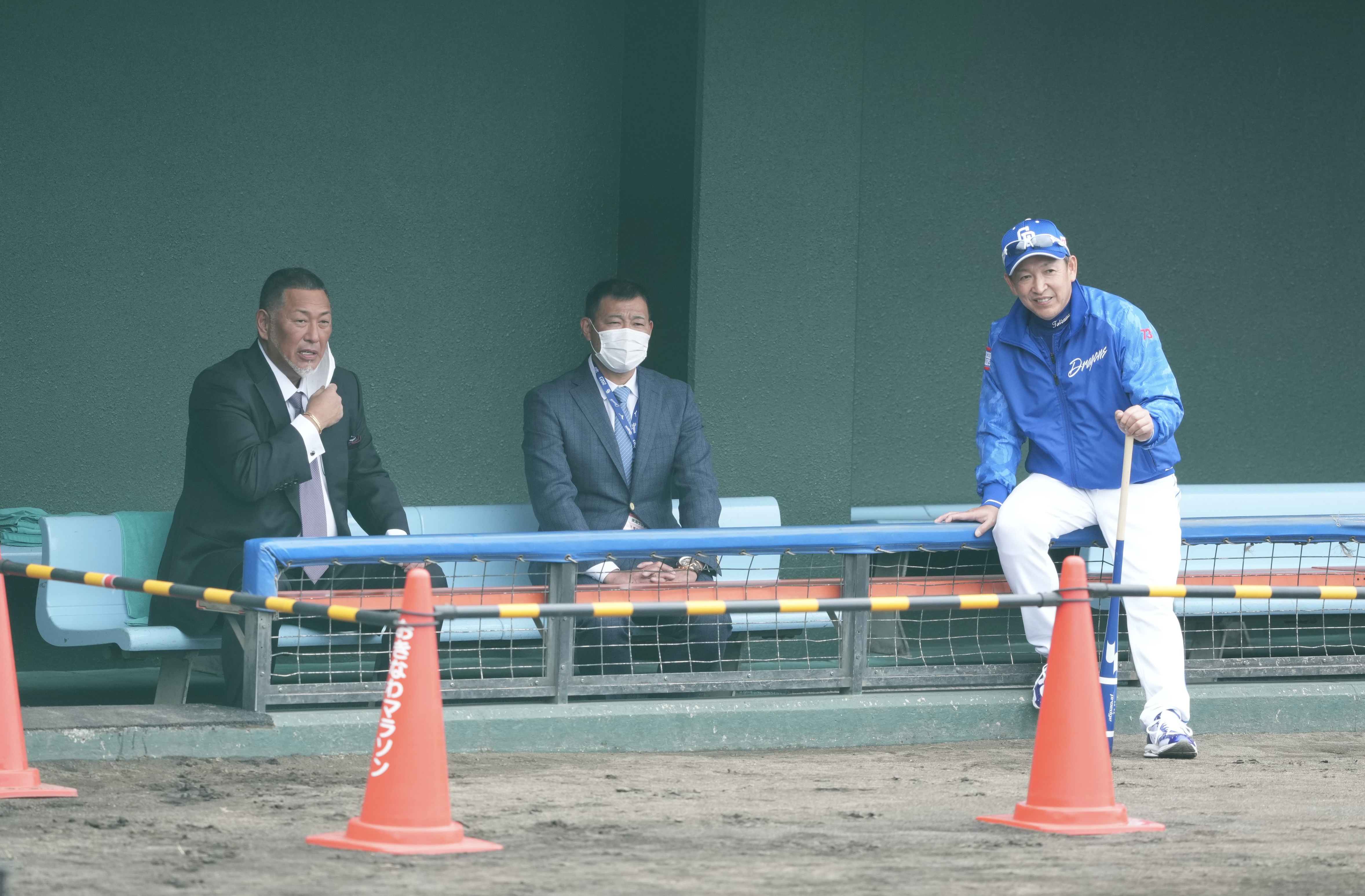 清原和博氏が中日キャンプ訪問「優勝争いする可能性十分ある」 - サンスポ