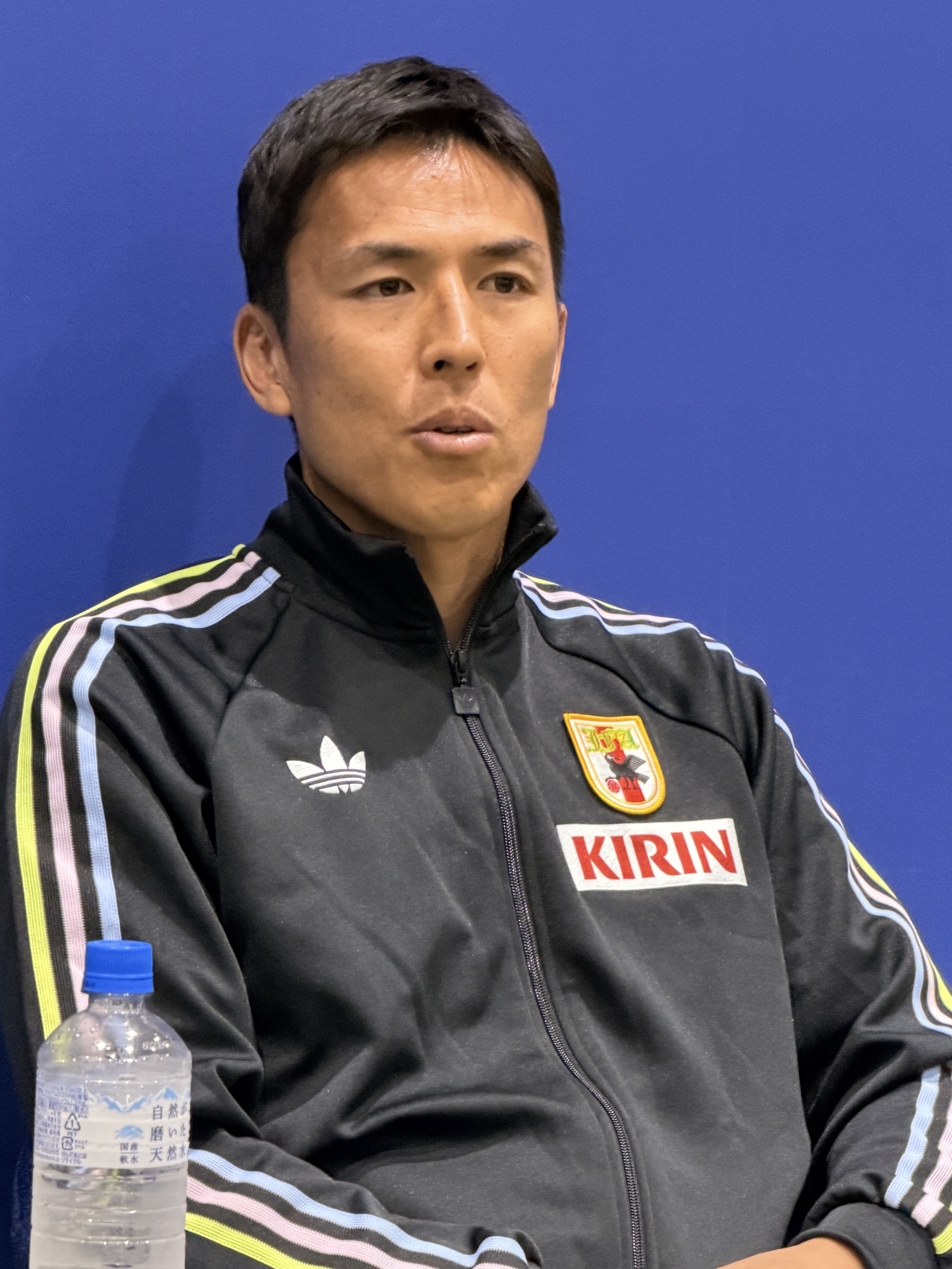 日本代表の長谷部誠コーチ、盟友のDF長友に「エネルギーを吹き込んで