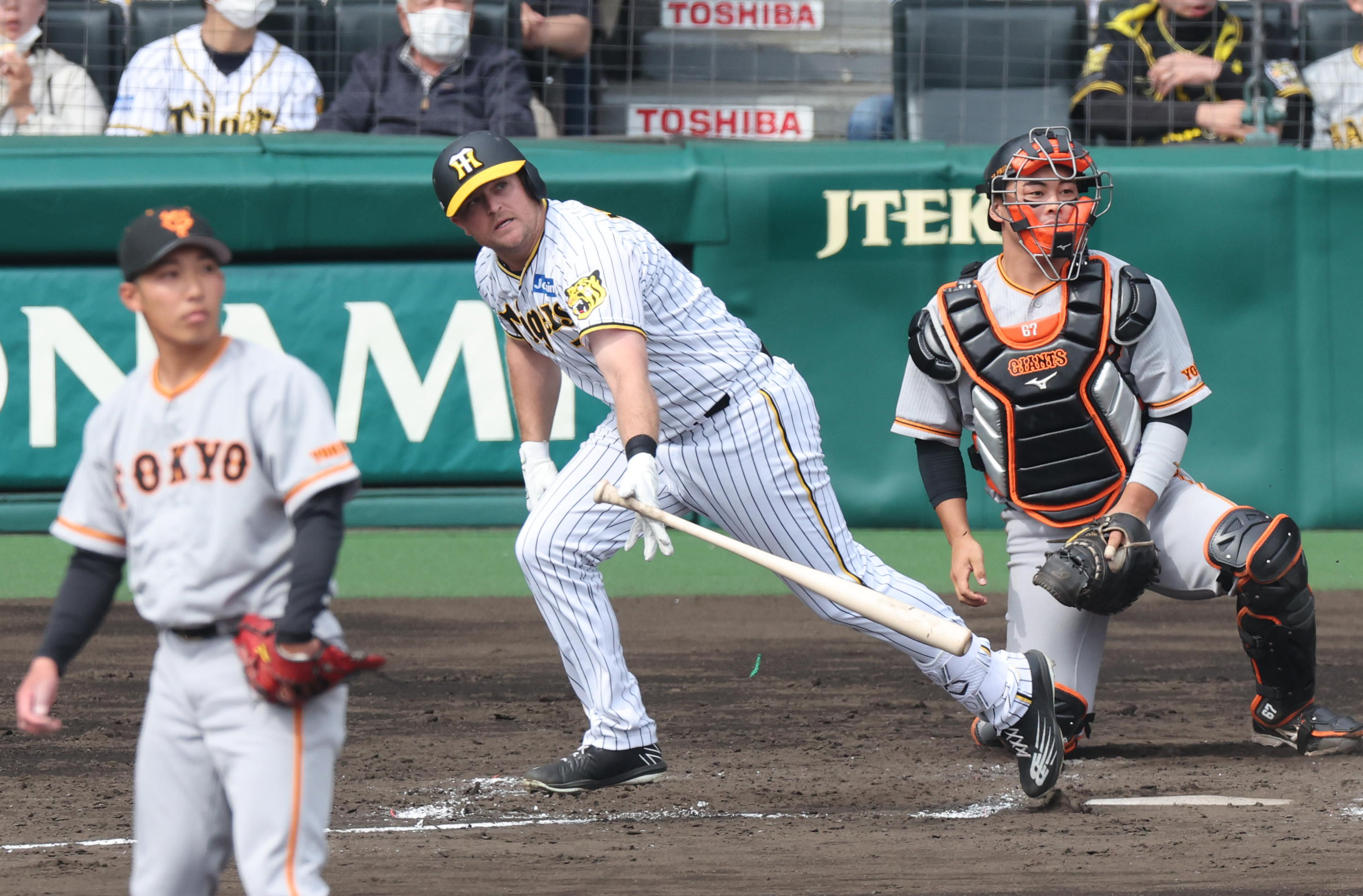 阪神の新外国人・ノイジーが対外試合初安打となる二塁打 先制のホーム