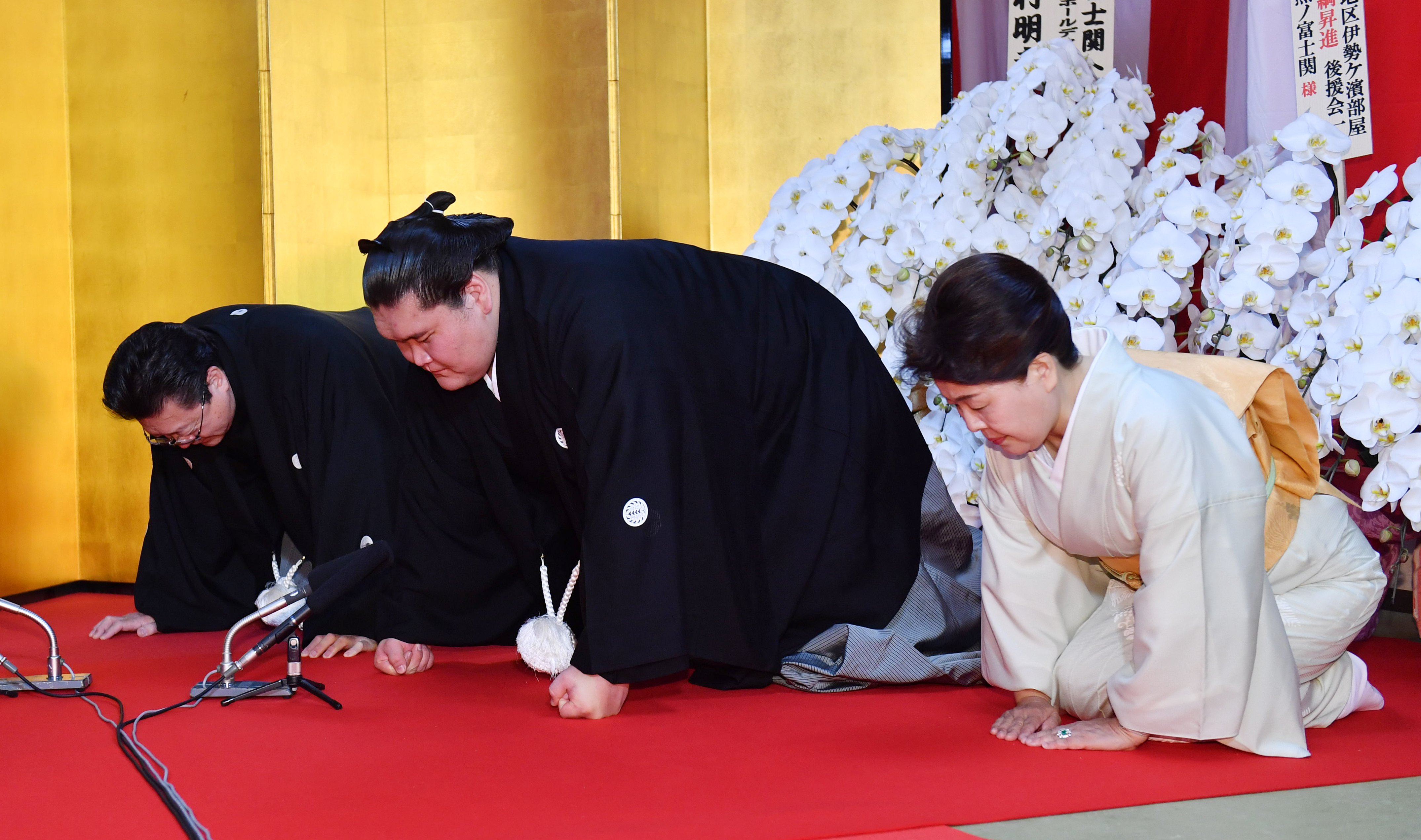 免税店直販 大相撲 第73代 横綱 照ノ富士関 - スポーツ