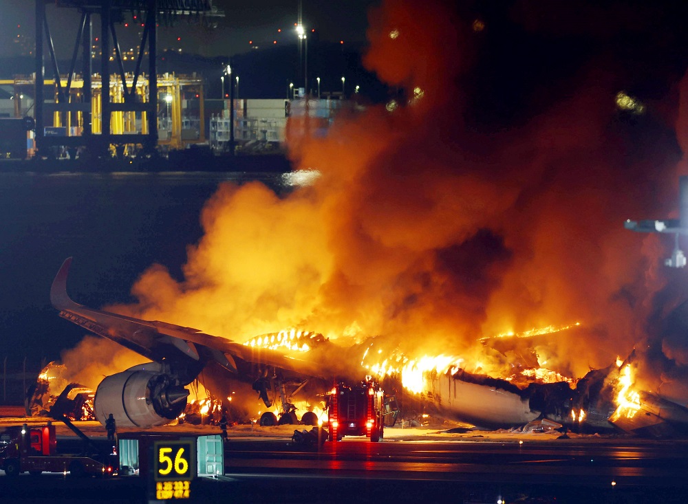 軍事のツボ】羽田航空機衝突事故と炭素繊維強化プラスチックとケロシン