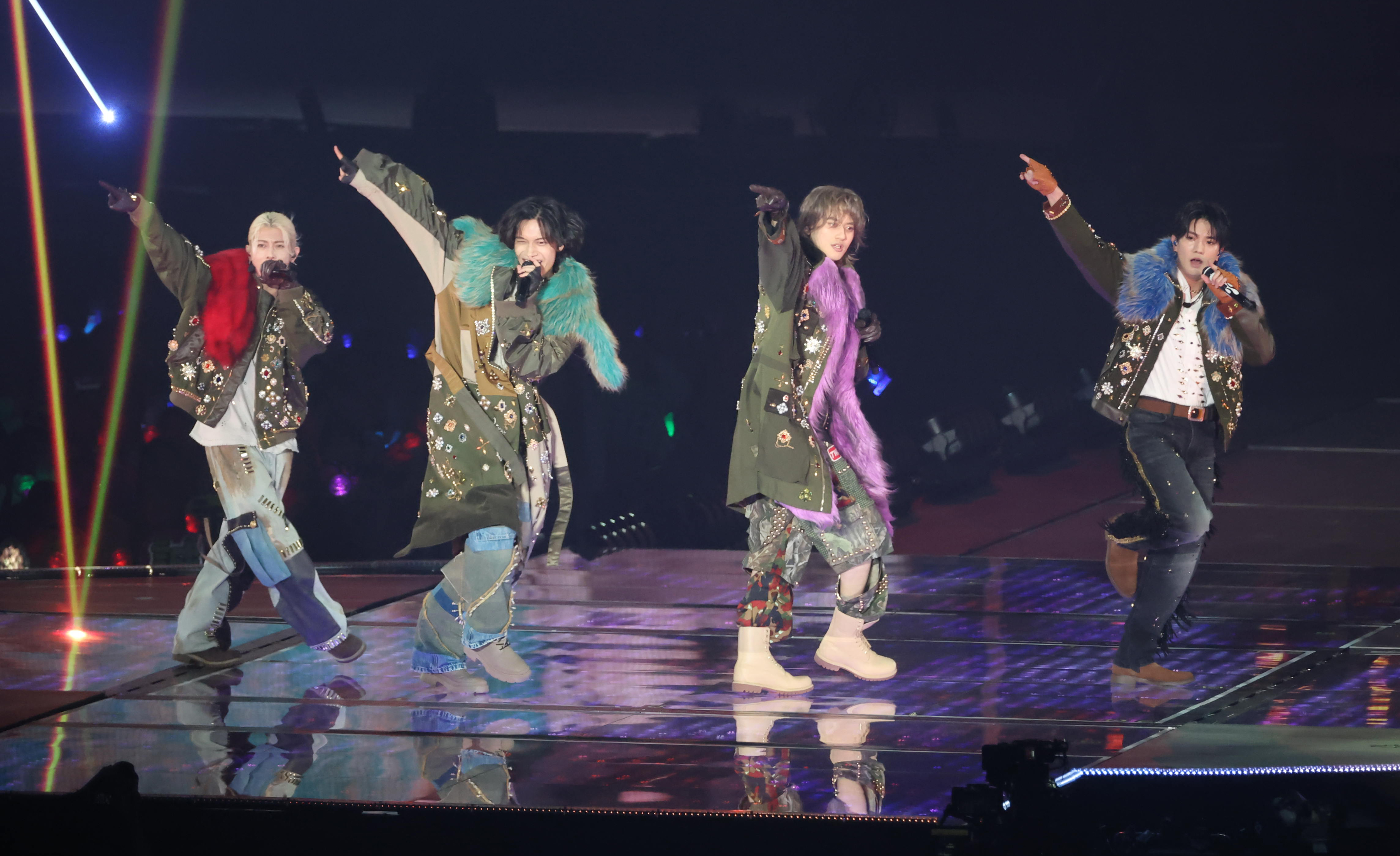 Aぇ！group「4人で帰ってきたぞ」 「リスタート」の現体制初全国ツアー