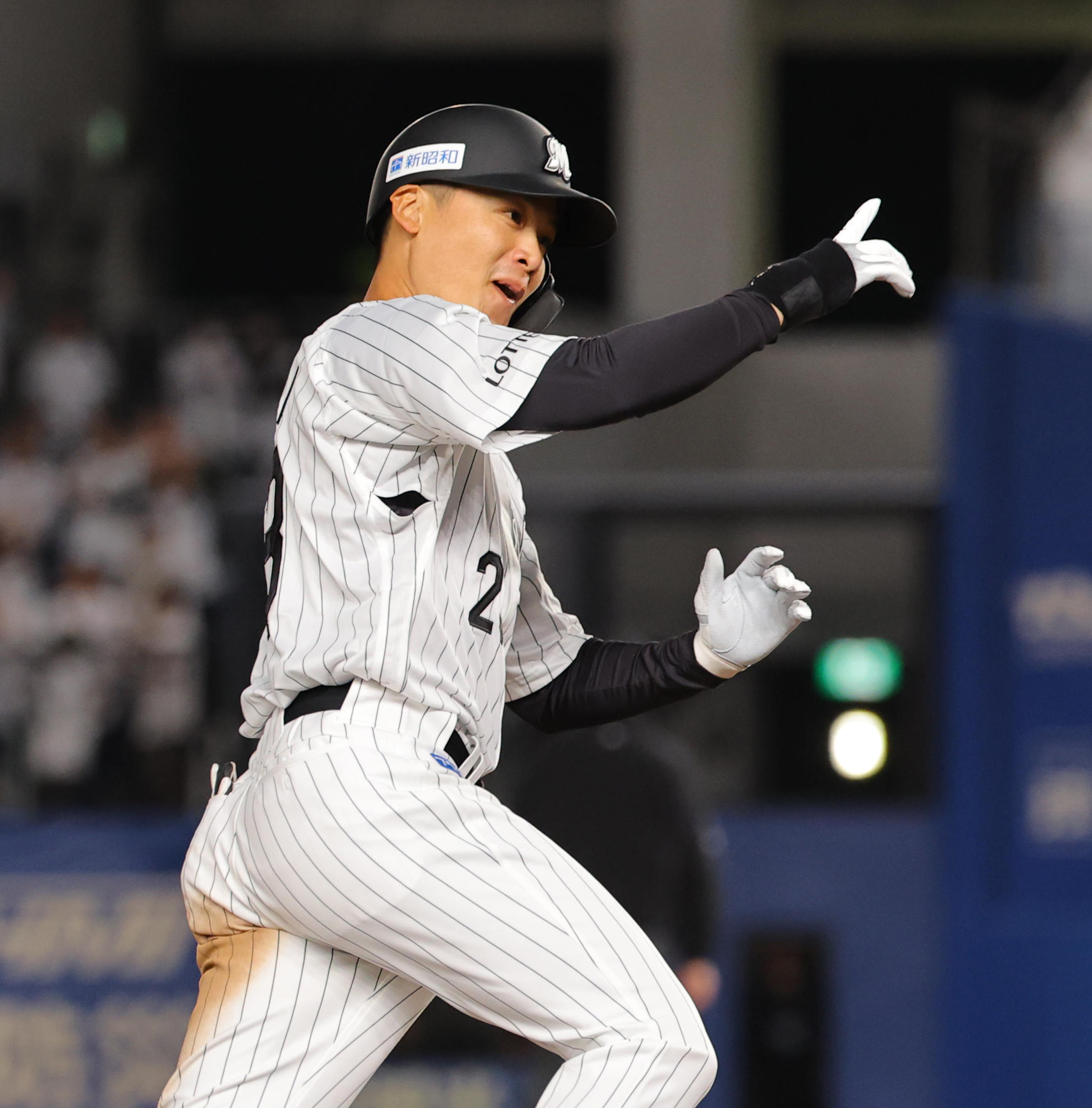 ロッテ・石川慎吾、今季1号は勝ち越し3ラン - サンスポ