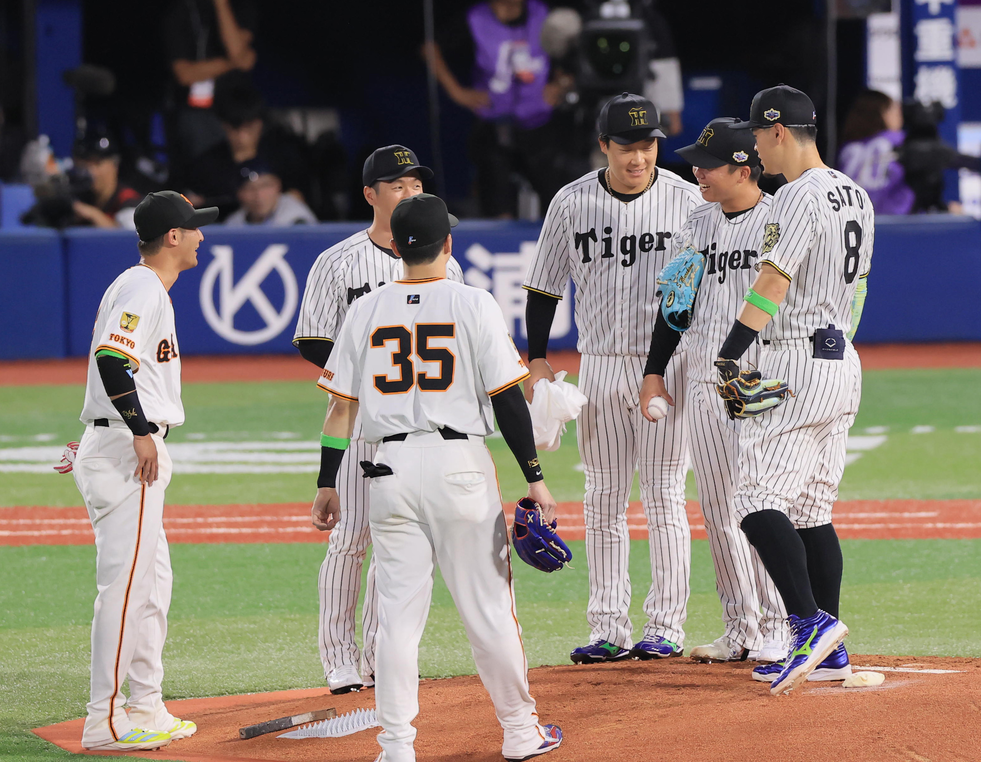 レア!! 村上頌樹 タオル 阪神タイガース 甲子園 出場記念 智辯 高校野球 Amazon.co.jp: 阪神タイガース 村上頌樹 タオル 甲子園限定
