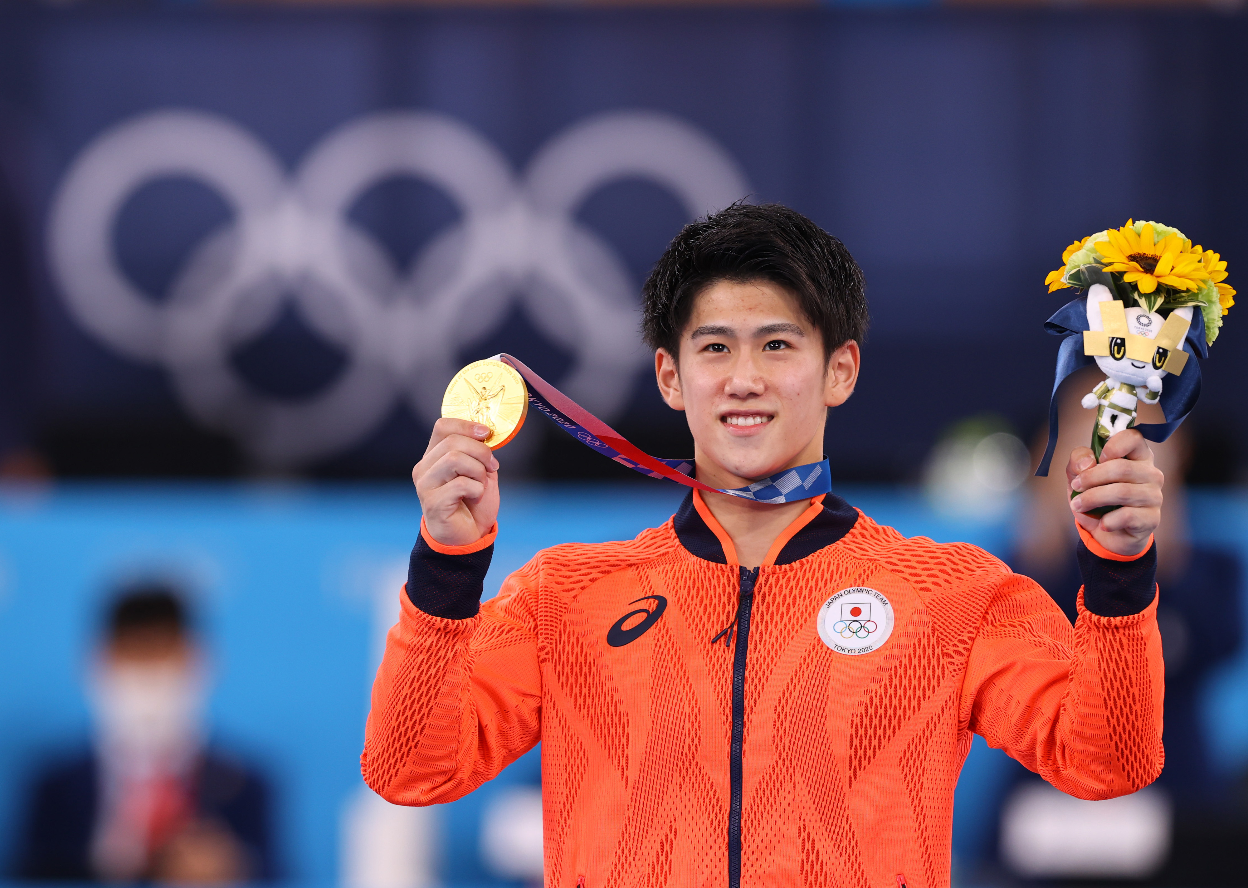 大逆転 内村継いだ１９歳 橋本大輝 個人総合史上最年少 金 体操 1 2ページ イザ