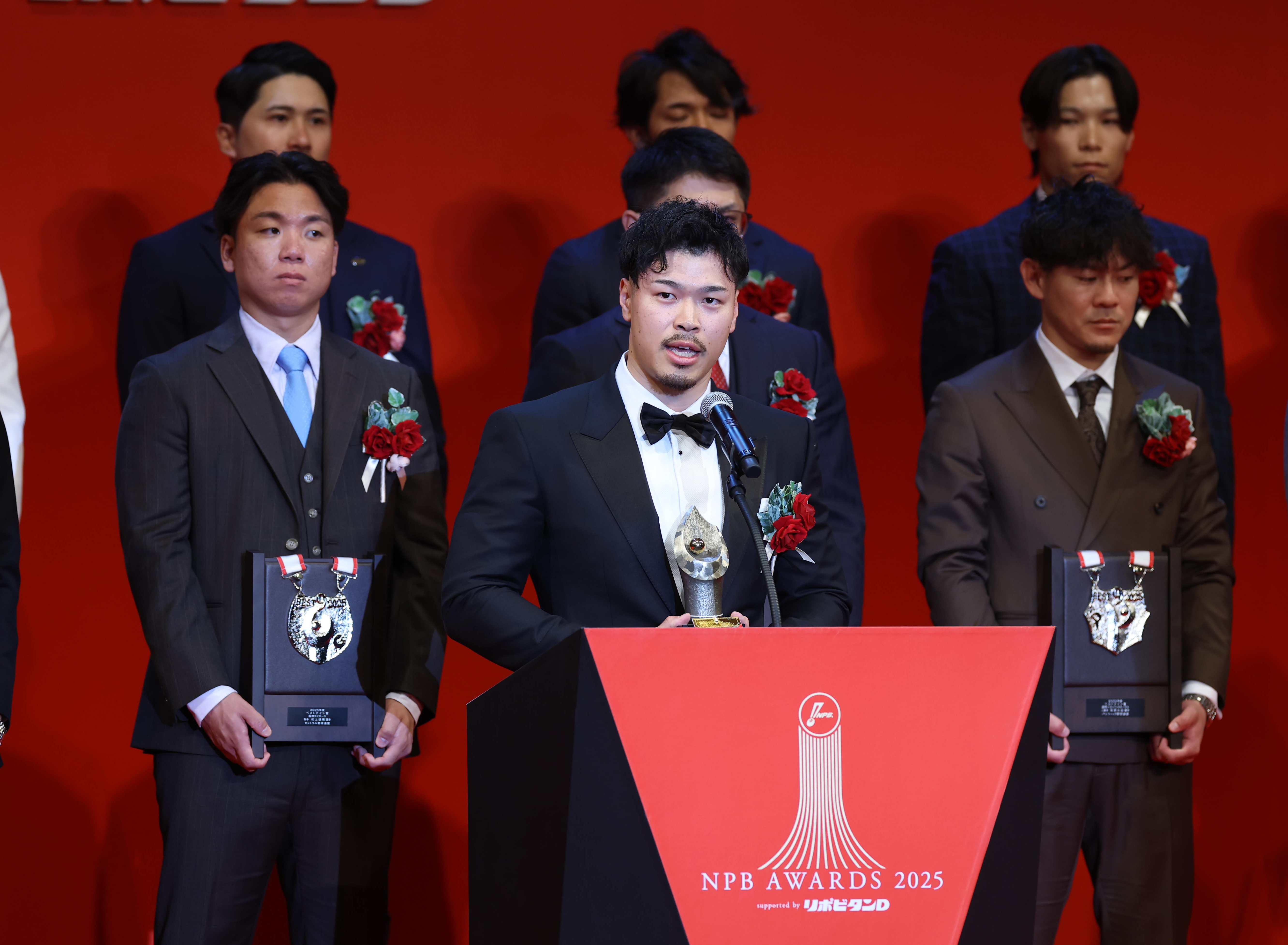 阪神・佐藤輝明がMVP受賞スピーチで亡き祖父への思い語る「きょうの姿 