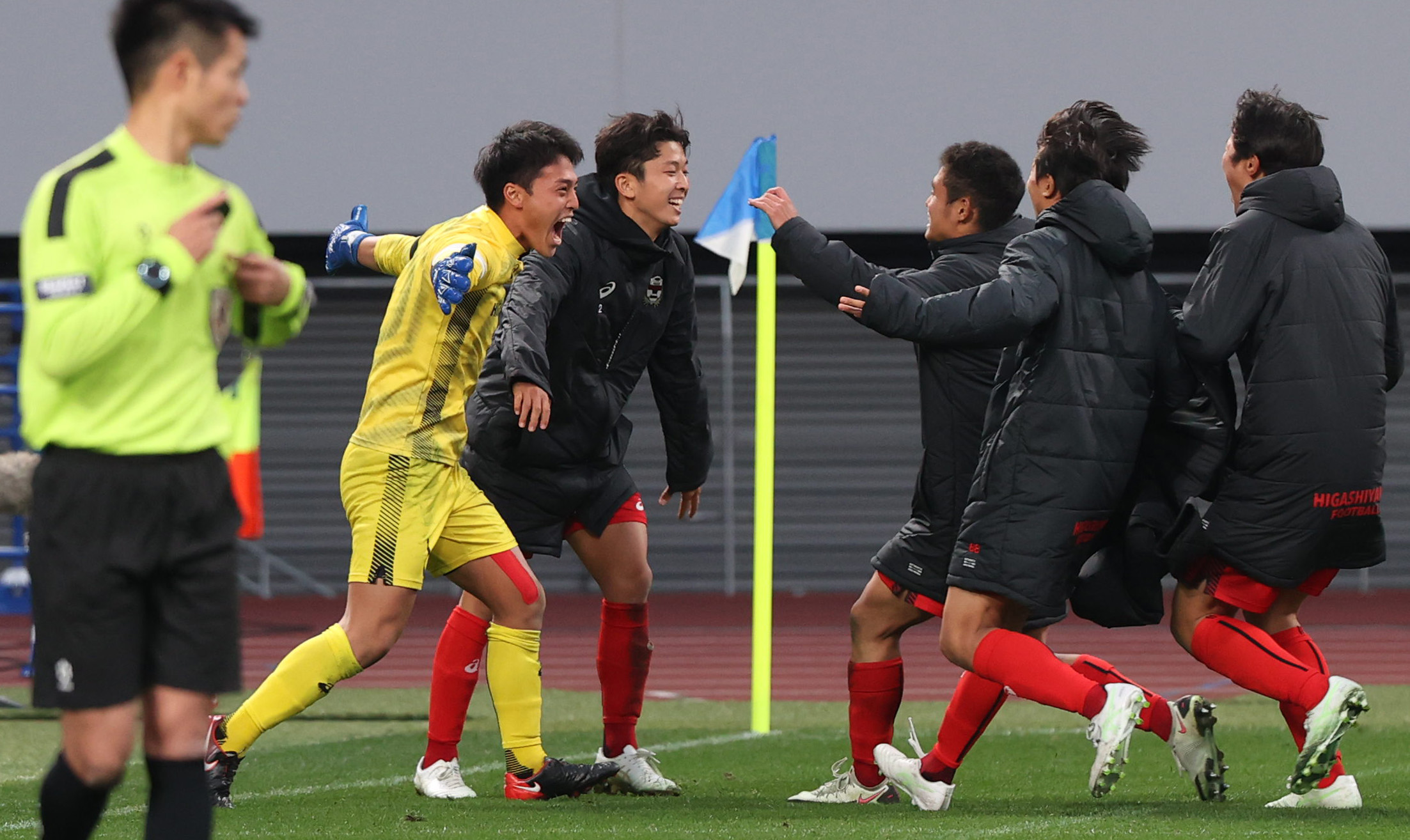 岡山学芸館高校 １０１回全国高校サッカー優勝タオル 他 - フットサル