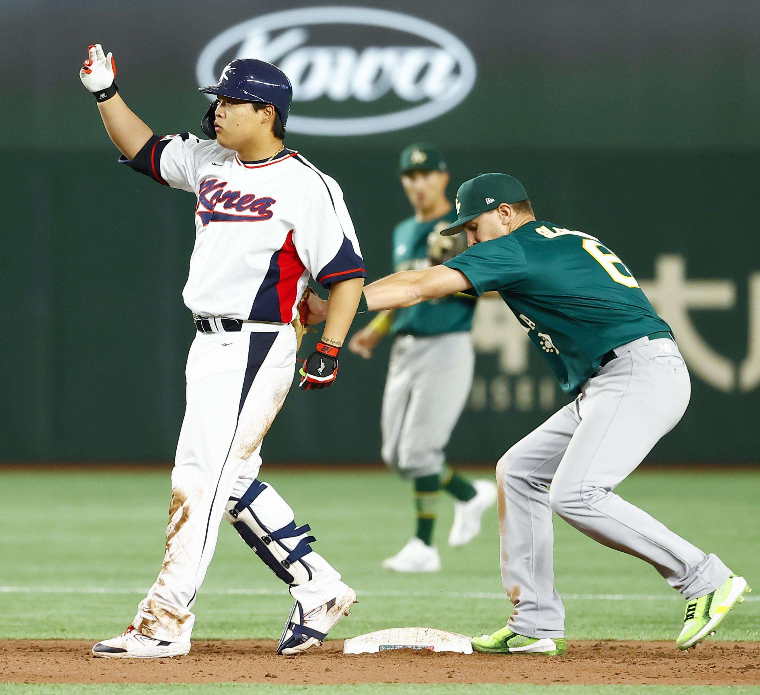 【世界1点】ＯＨＫＡ野球 2枚 原画 セル画 tree13 人物画 肖像画 韓国 世界1点】OHKA野球 2枚 原画 セル画 tree13 人物画 肖像画 韓国