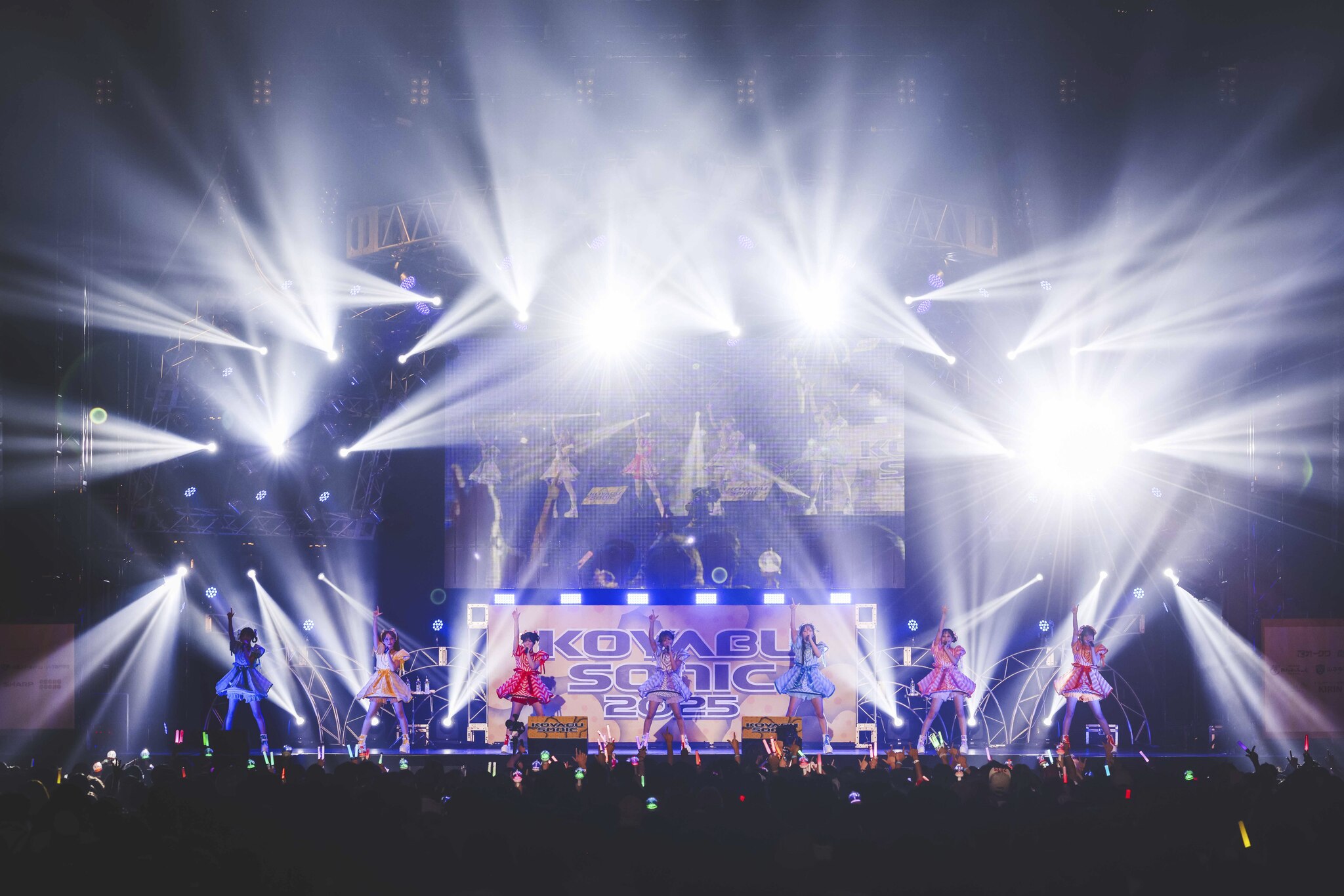 FRUITS ZIPPERが7人そろってコヤブソニックに出演 体調不良から復帰の