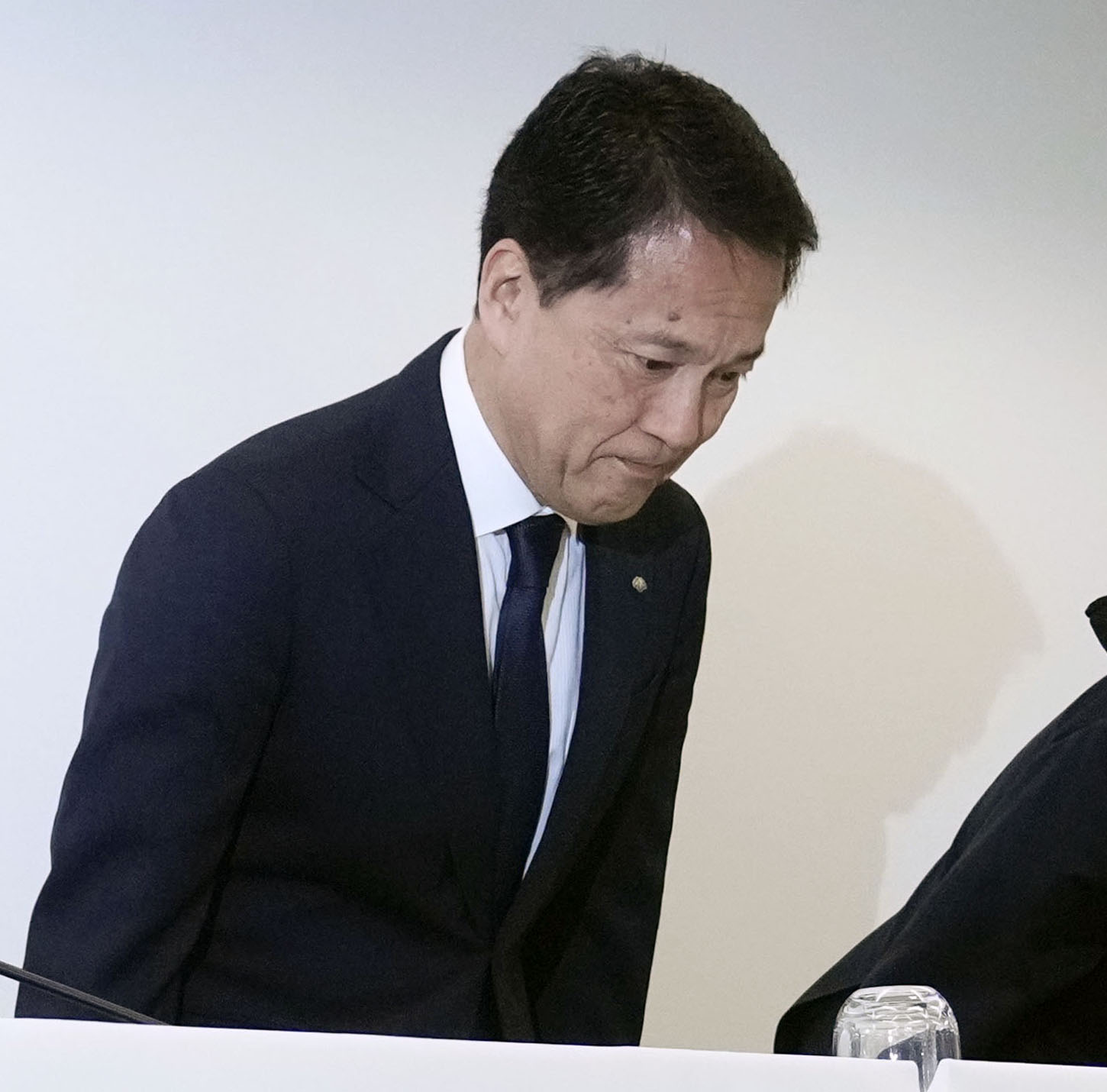 野村証券役員10人報酬返上 元社員の強盗殺人未遂事件巡り - サンスポ