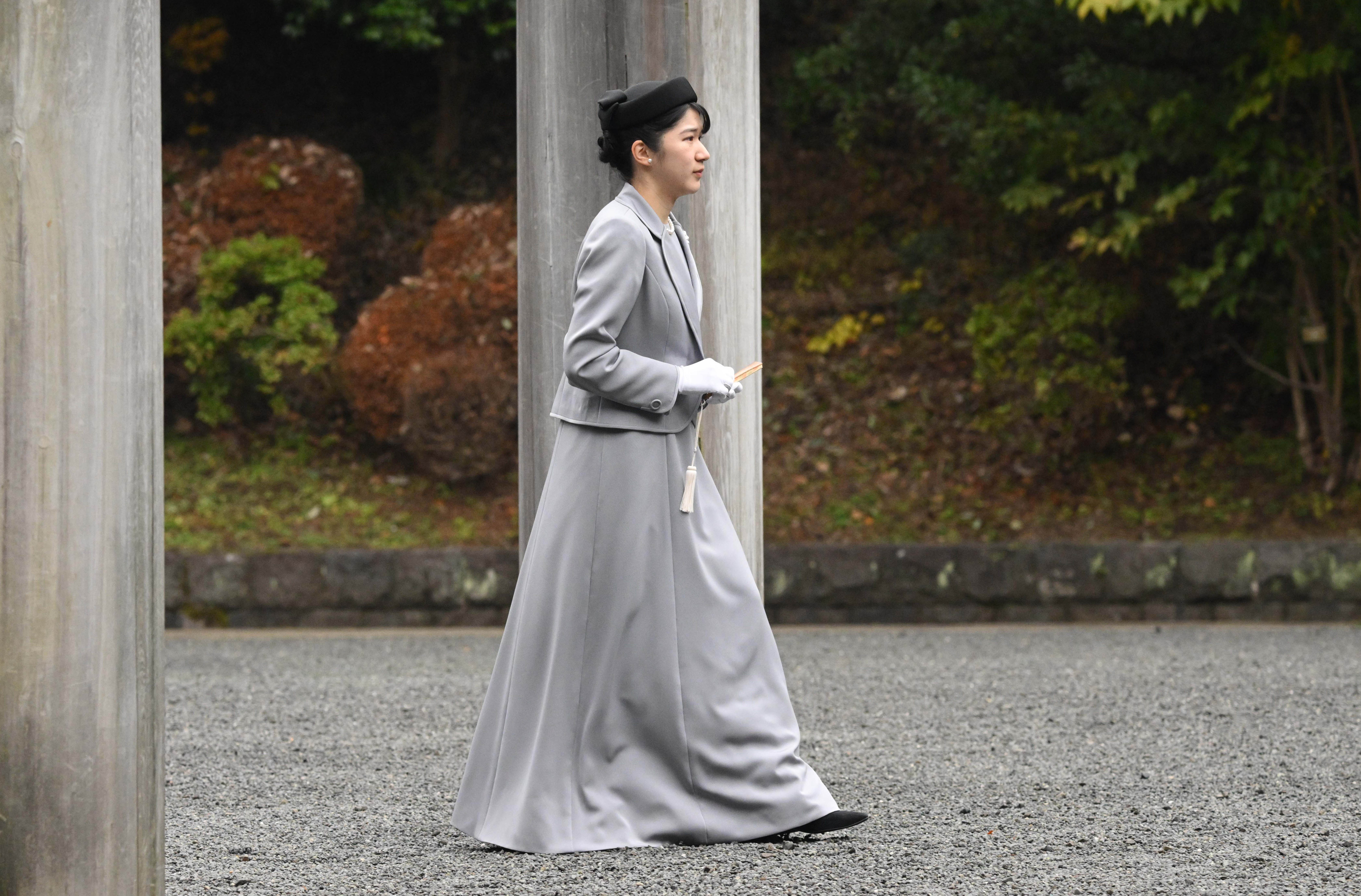 愛子さま、ラオス公式訪問終了をご報告 東京・八王子の武蔵野陵にご 愛子さま、ラオス公式訪問終了をご報告 東京・八王子の武蔵野陵にご