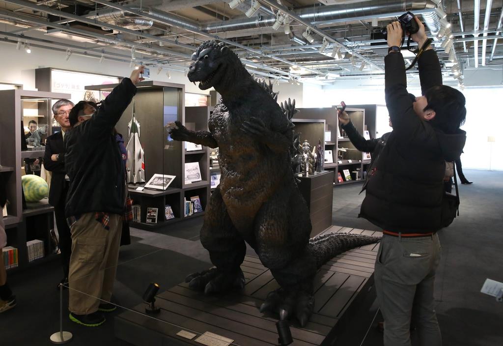 初代ゴジラがお出迎え 円谷英二ミュージアム 公開初日に約４００人 産経ニュース