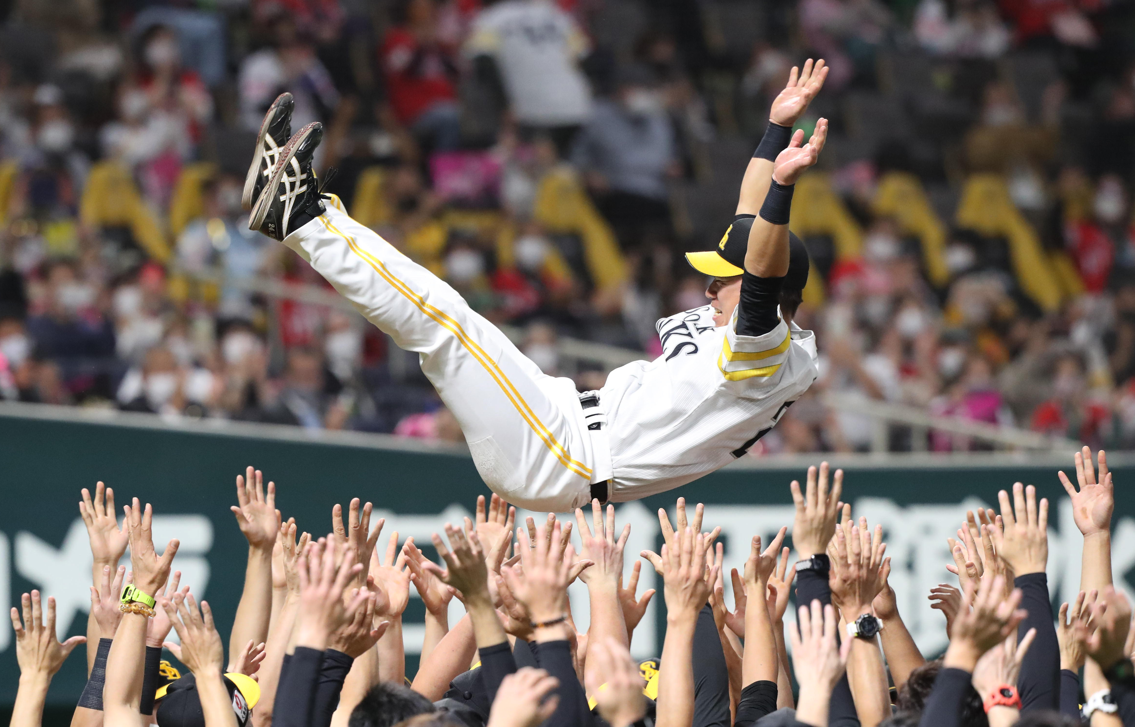 ソフトバンク 長谷川が引退セレモニー 悔いはありません バットもたくさん振りました サンスポ