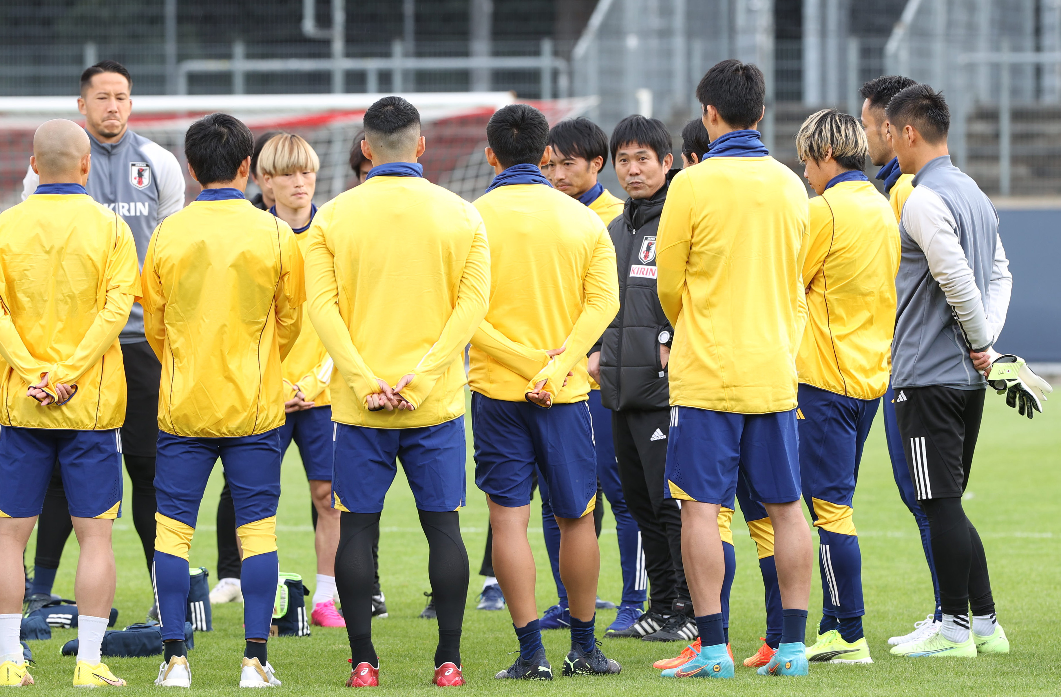 フォト特集 ｗ杯強化試合へ練習開始 独遠征のサッカー日本代表 産経ニュース