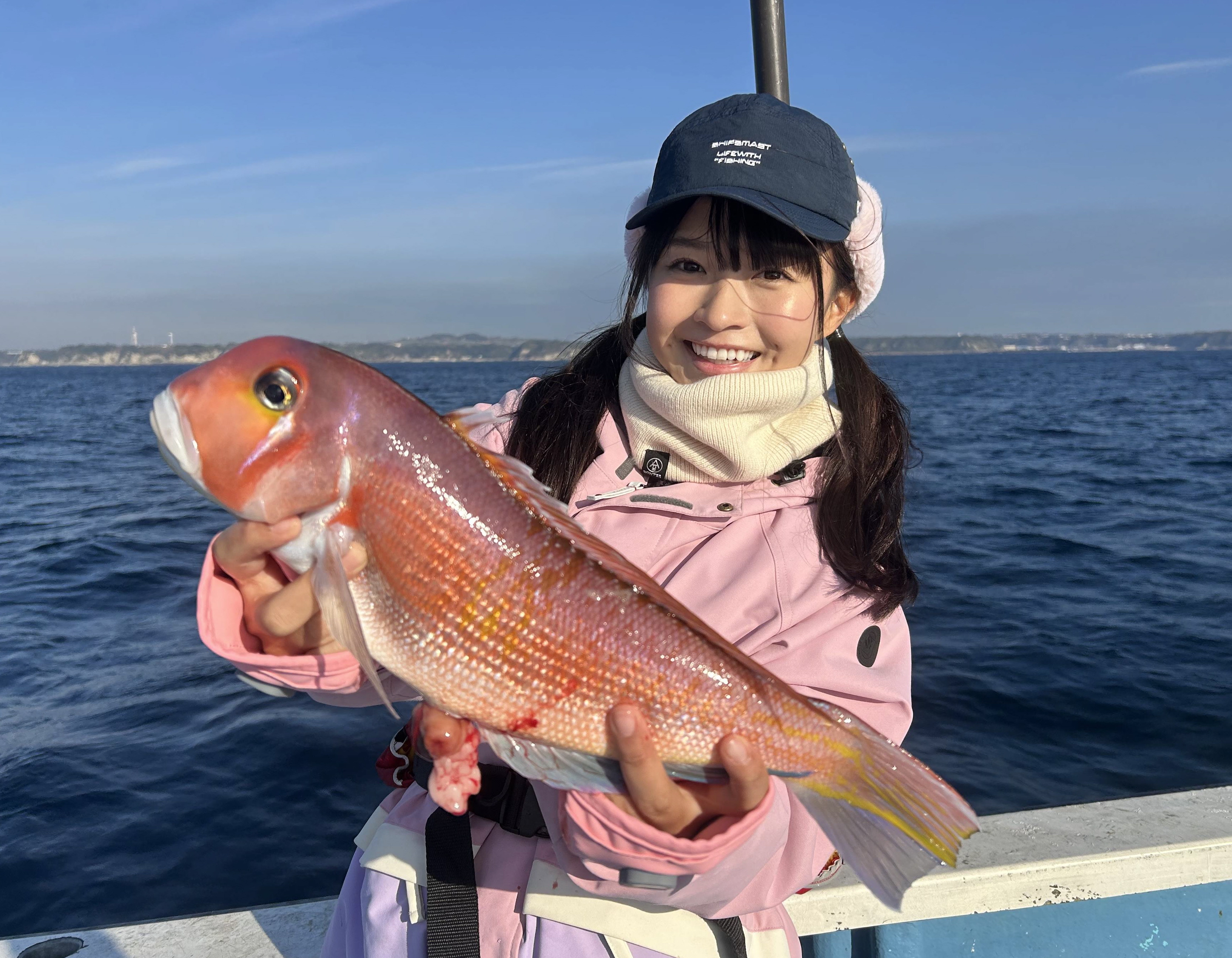 女子のミカタ】アマダイバトルにももはる参戦 シーズン到来43センチ