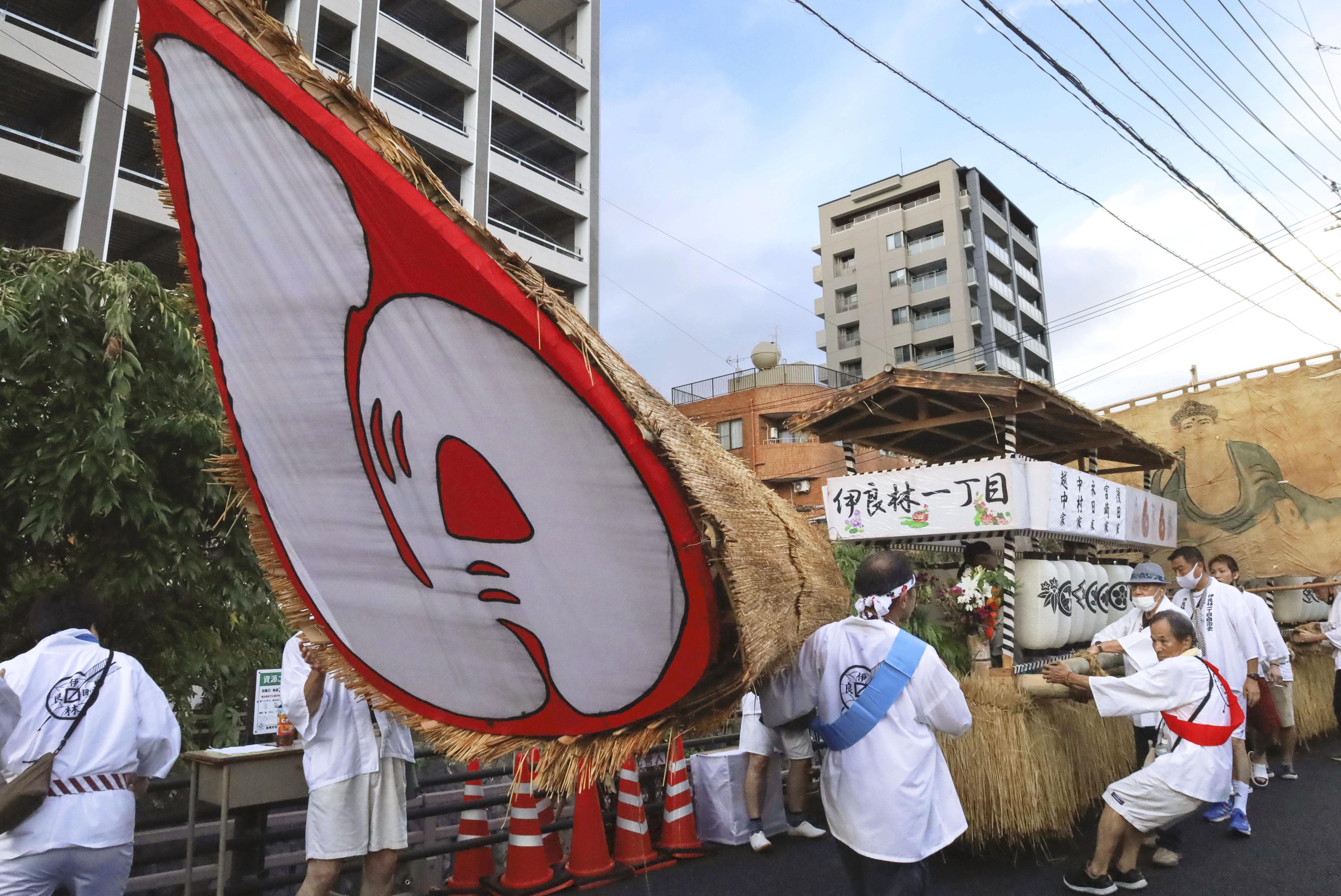 精霊流し、故人送る 長崎の伝統行事 - 産経ニュース