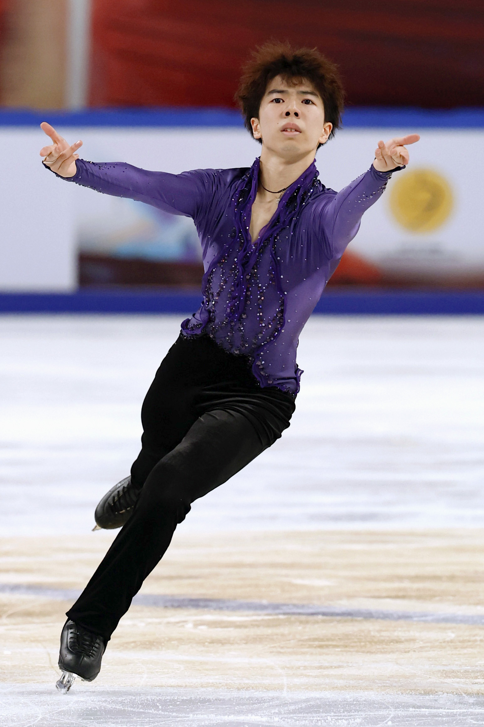 男子SPで佐藤駿が首位、女子は渡辺倫果が2位 フィギュアGP中国杯