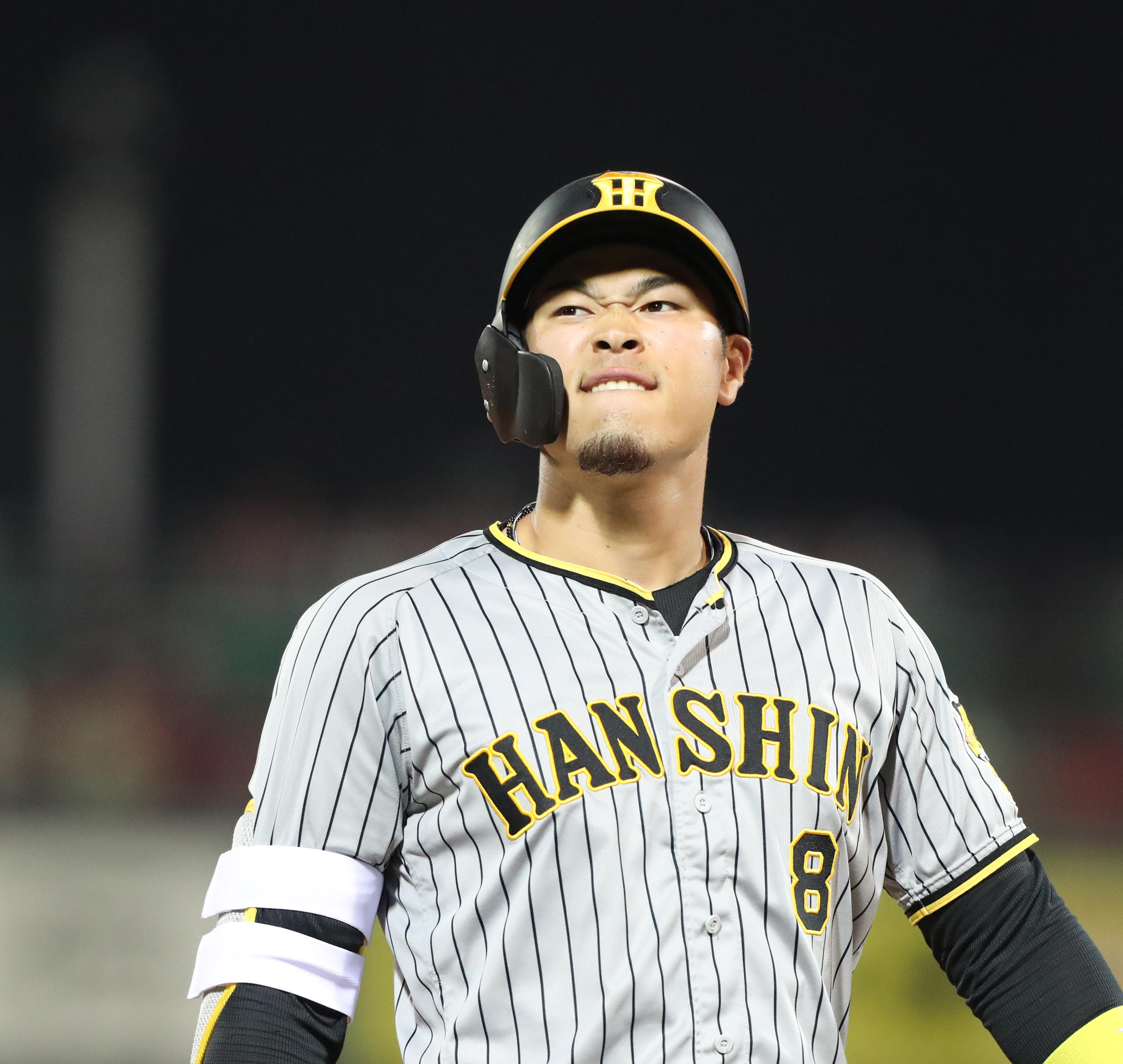 絶妙なデザイン 阪神タイガース 佐藤輝明 ユニフォーム M 未使用