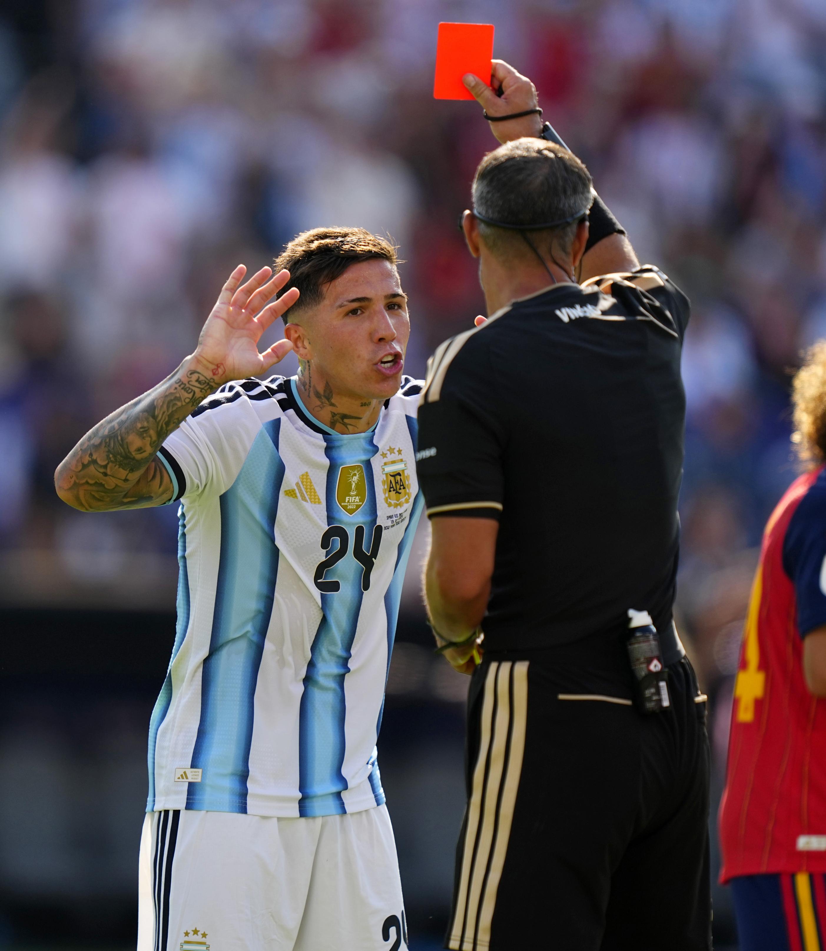 W杯決勝で退場のフェルナンデス「持てる全てを捧げ続ける」と再起誓う