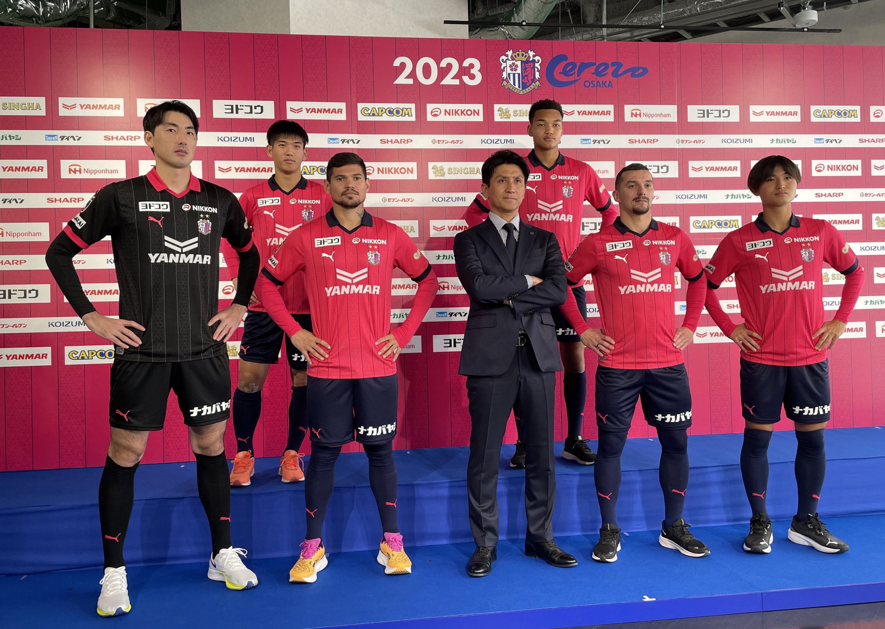 セレッソ大阪が新体制発表 小菊監督 ウサギのように常に前へ 産経ニュース セレッソ大阪が新体制発表 小菊監督 ウサギのように常に前へ 産経ニュース