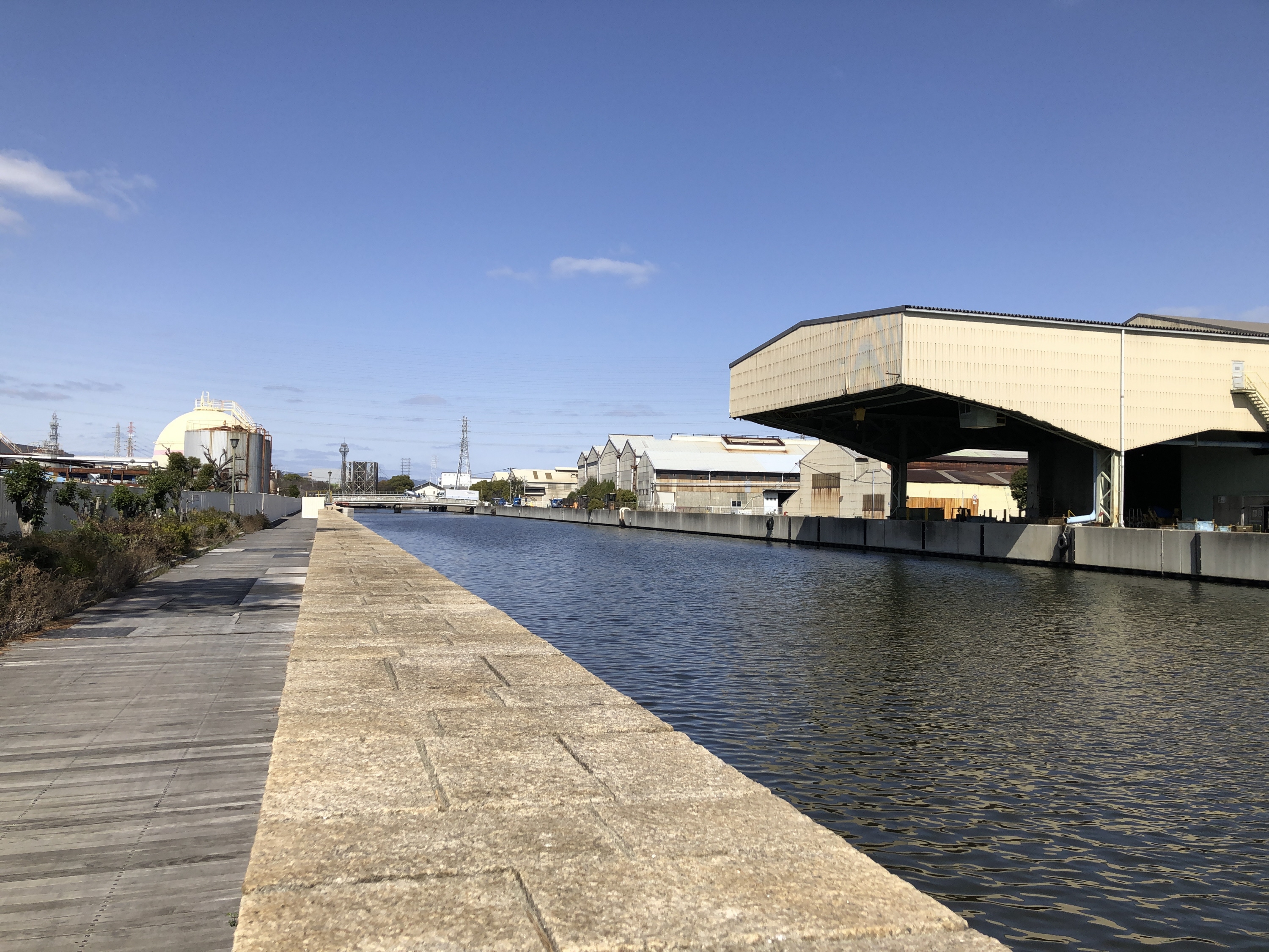 大工業都市へ発展させた尼崎運河は街を守る運河に モノと笑顔運ぶ