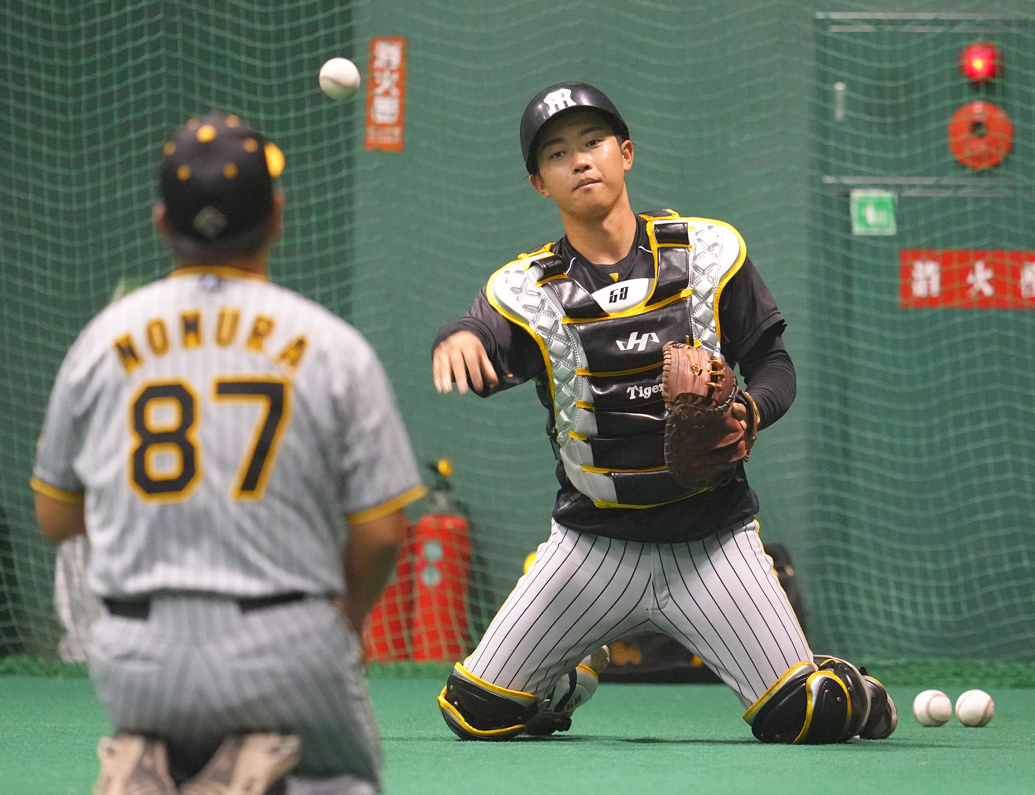 阪神タイガース 中川勇斗 ユニホーム O 阪神・中川勇斗、失策後にプロ初ホームラン！地元愛知で同点弾