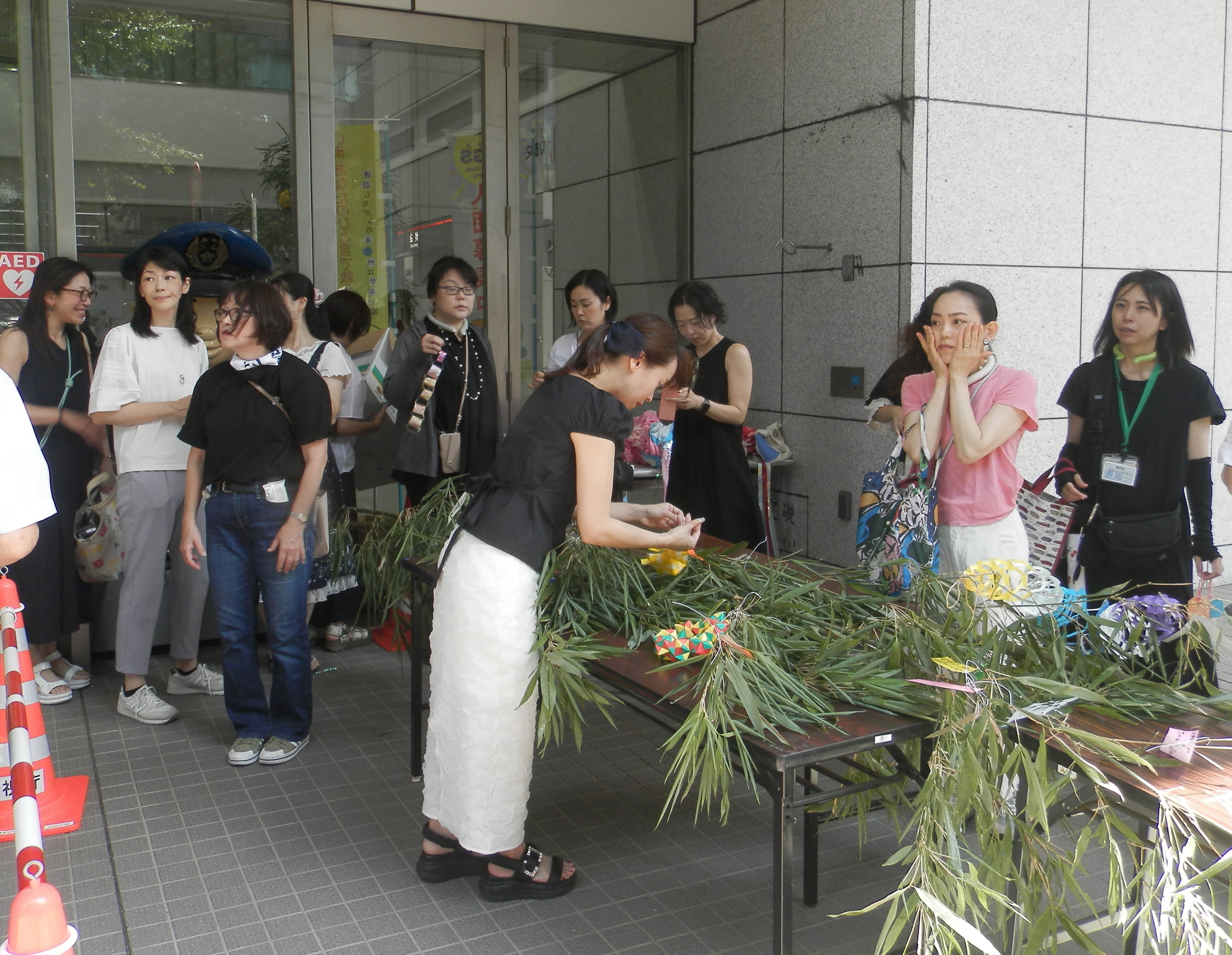 子供の交通安全、地域住民で守る お父さんも一緒「原宿ヤングミセスの