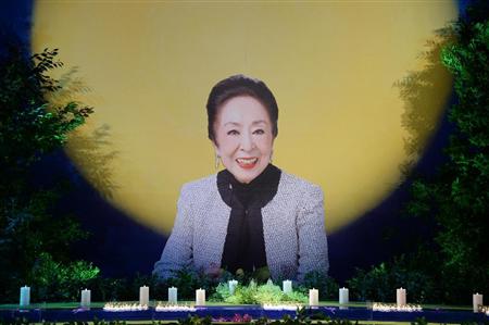 月丘夢路さんお別れの会に６００人 サブちゃん 抱かれた感覚残っている サンスポ