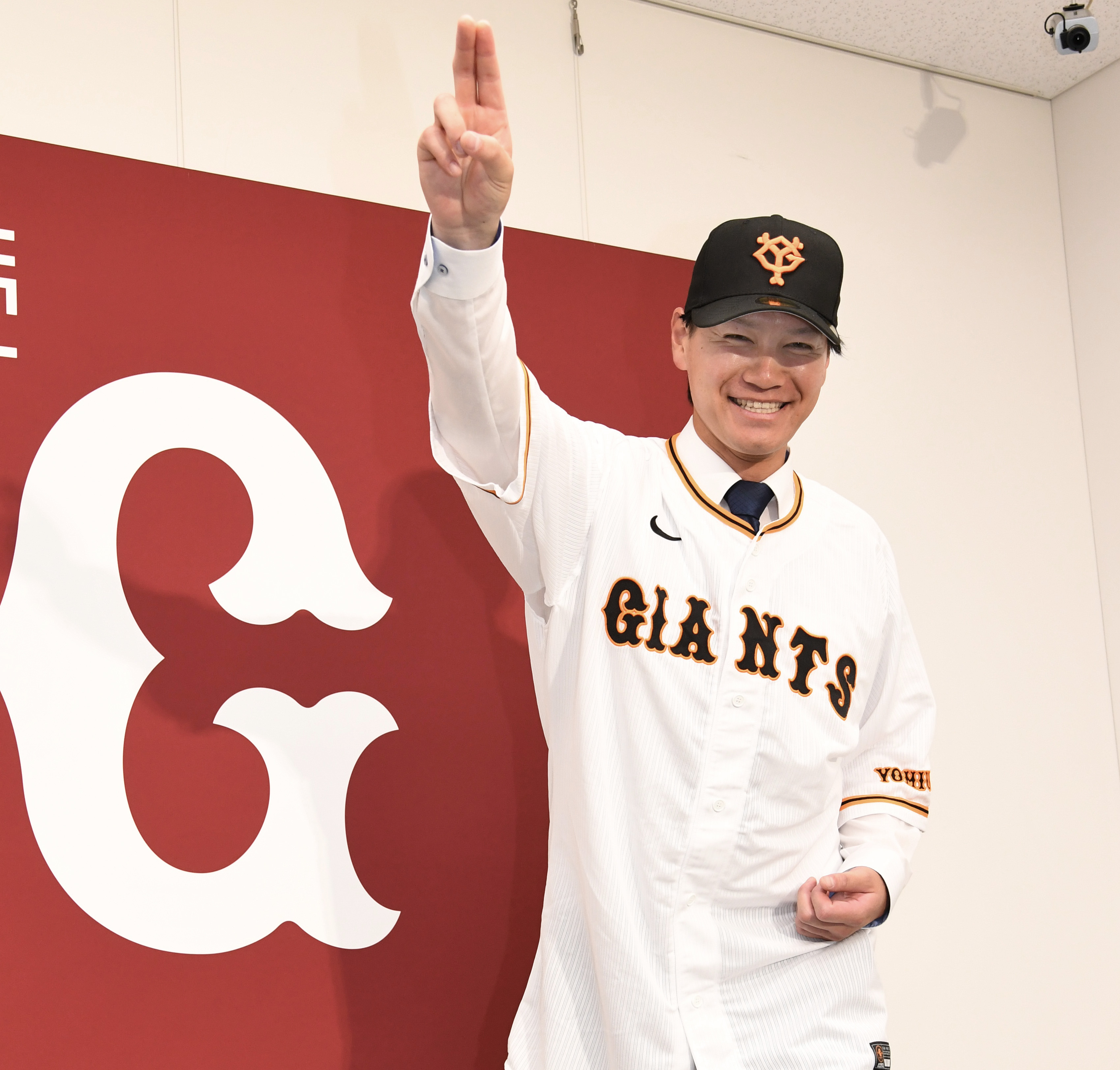 オリックス　鈴木康平選手　ホームユニフォーム　S 巨人・鈴木康平が入団会見「腕がちぎれてもいいくらい振っていき
