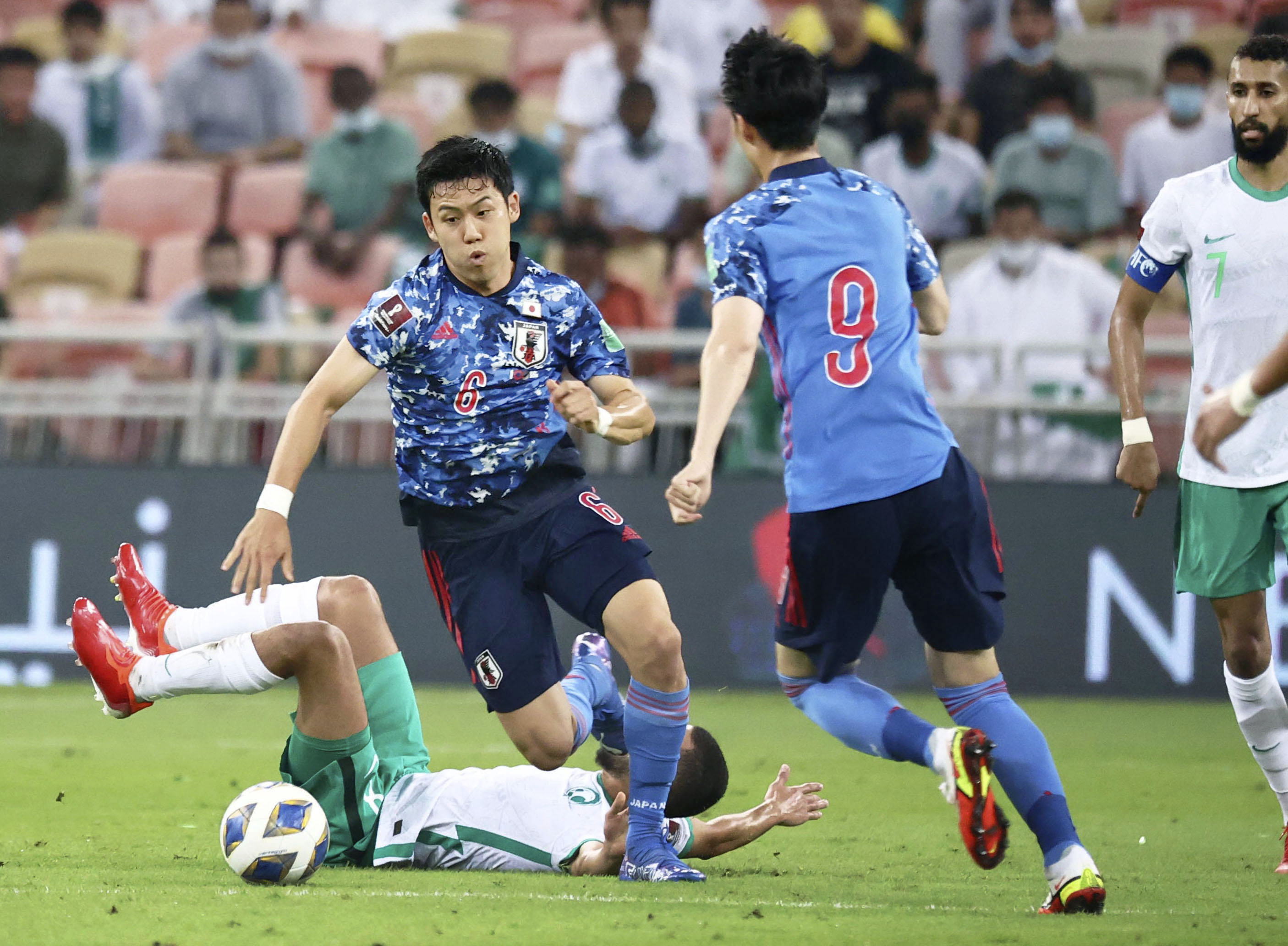 試合結果 日本 痛恨黒星 サウジアラビアに0 1 柴崎バックパス奪われ得点許す サンスポ 試合結果 日本 痛恨黒星 サウジアラビアに0 1 柴崎バックパス奪われ得点許す サンスポ