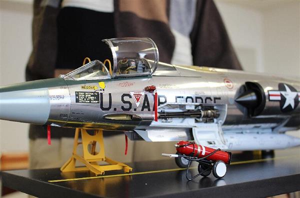 銀幕裏の声】映画「ライトスタッフ」に憧れ、大空への夢を模型に乗せた