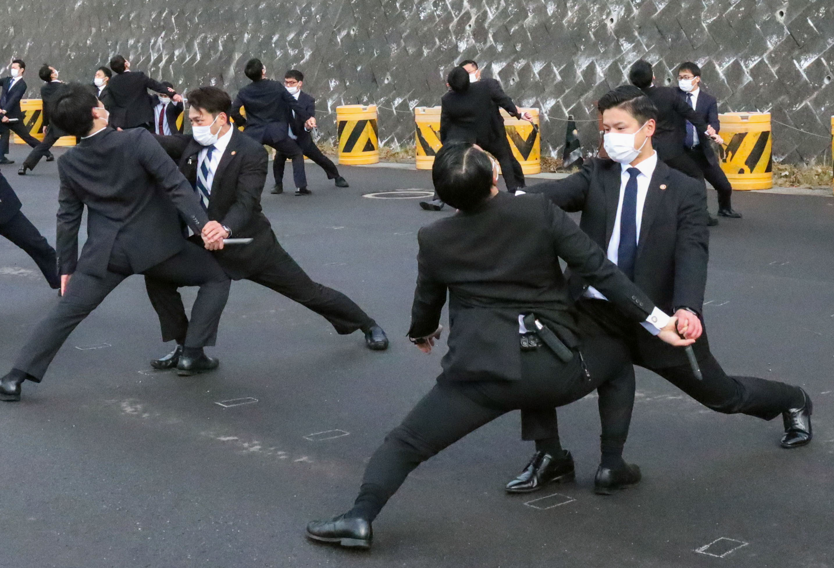 G7広島の要人警護訓練 「銃撃」対応を確認 - 産経ニュース