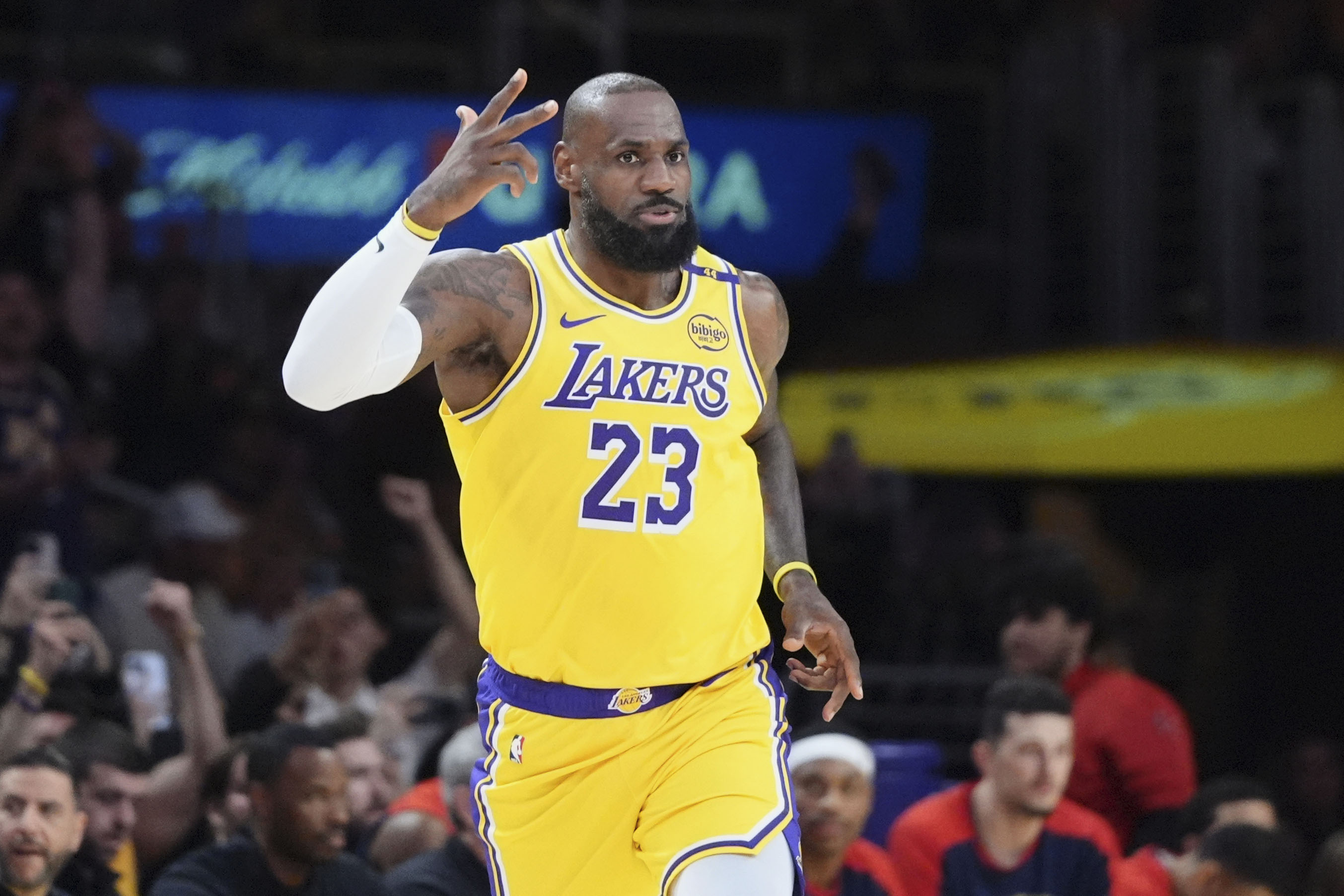 NBA BALLERS SRレア レブロン　ジェームズ NBA Ballers! 🏀Lebron James Stephen Curry Shaquille LaMelo