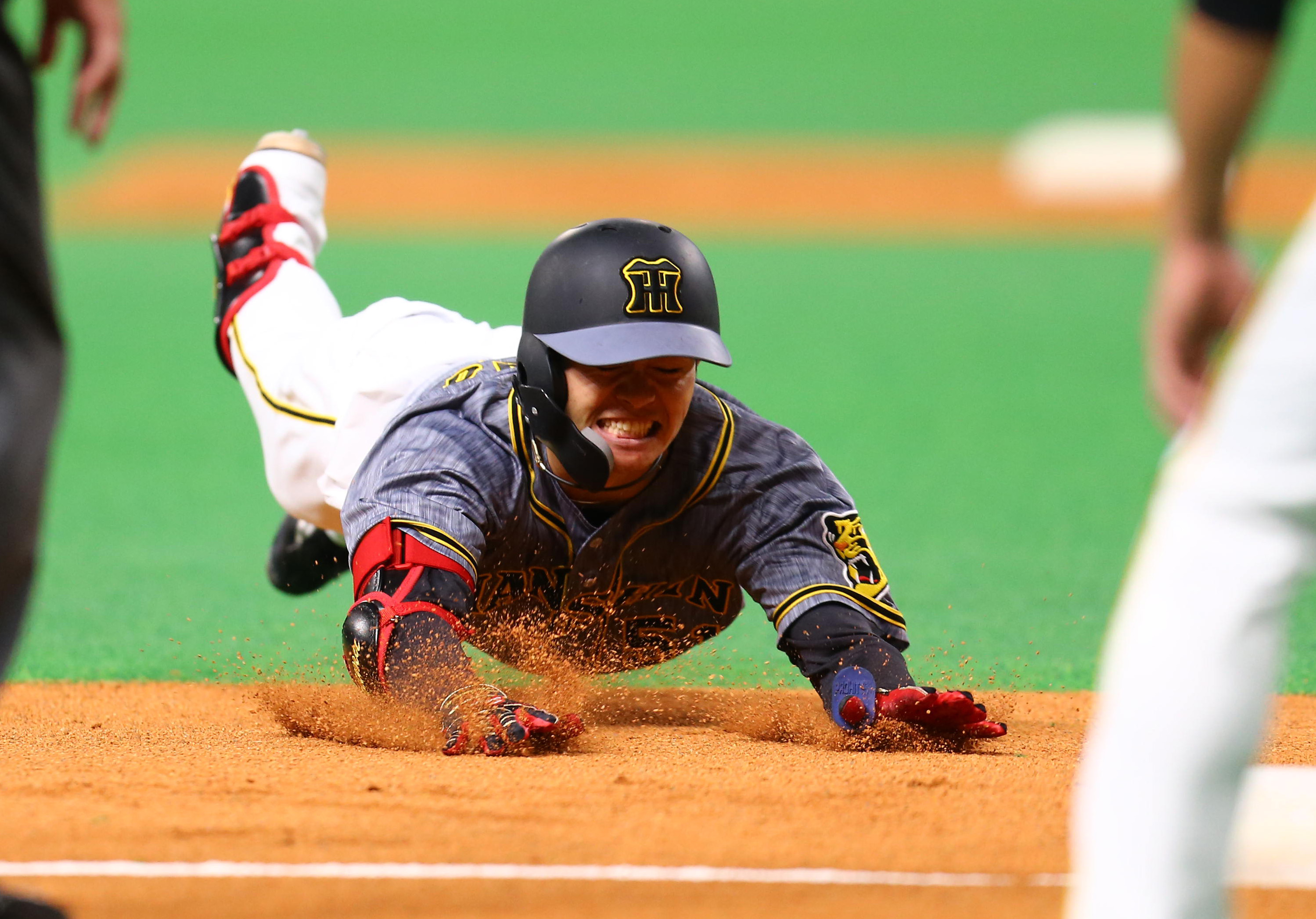 阪神D6位・中野、4点呼ん打ヘッスラ三塁打！成功率10割