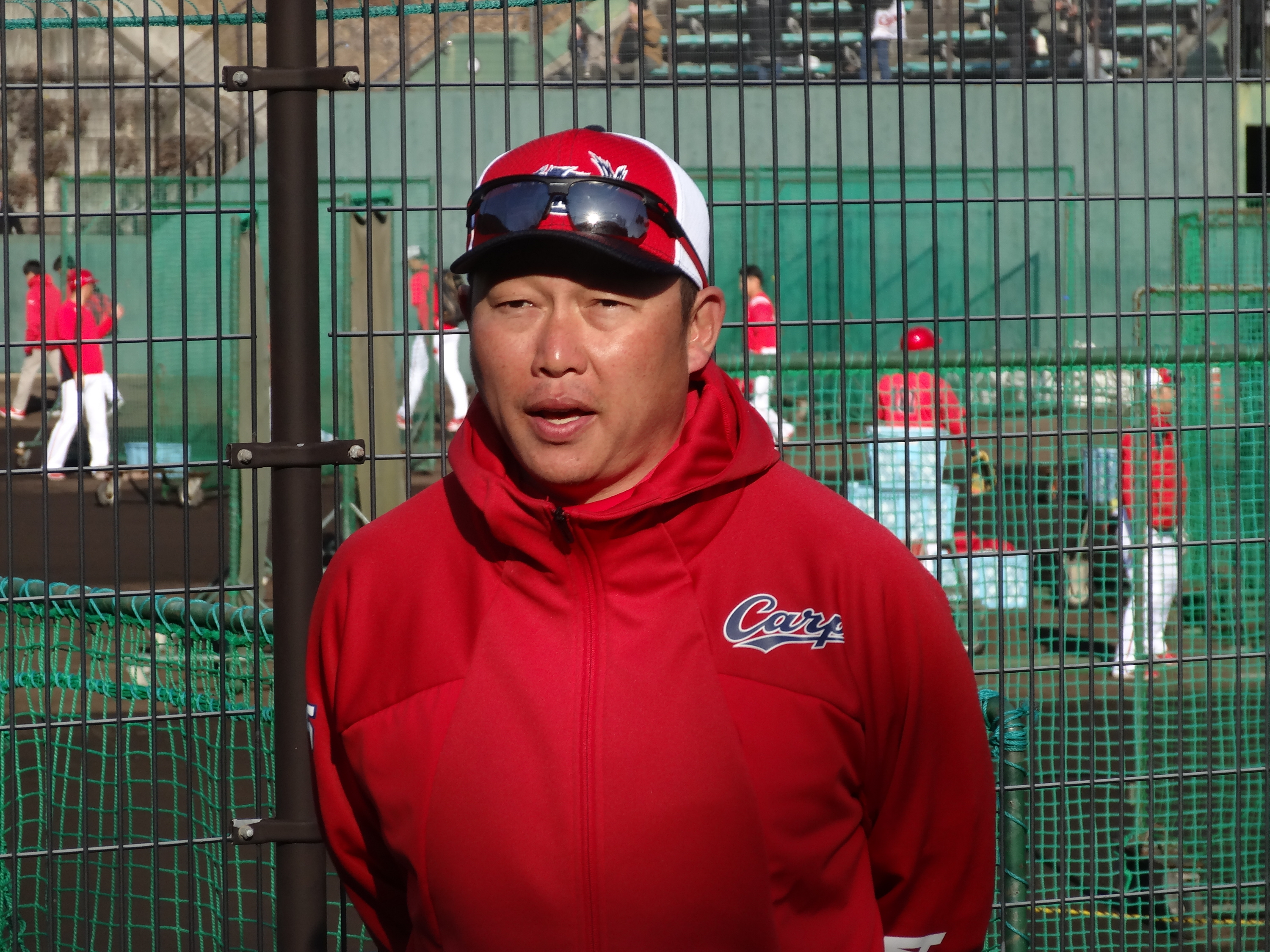 広島・新井貴浩監督「強い姿をみせてもらいたい」日南C打ち上げ、13日