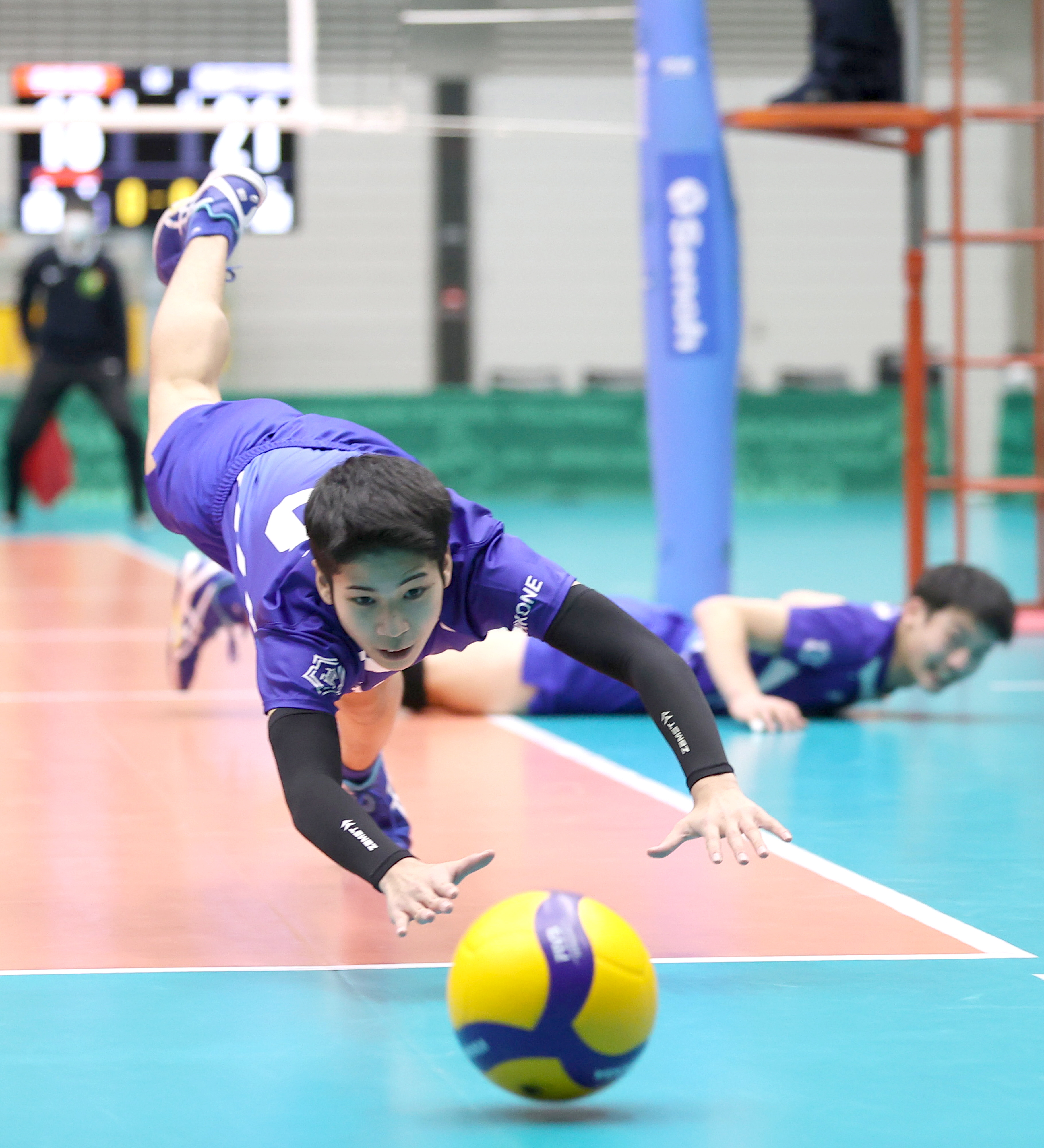 近江 バレー Tシャツ 男子バレーボール | OHMIスクールライフ | 近江