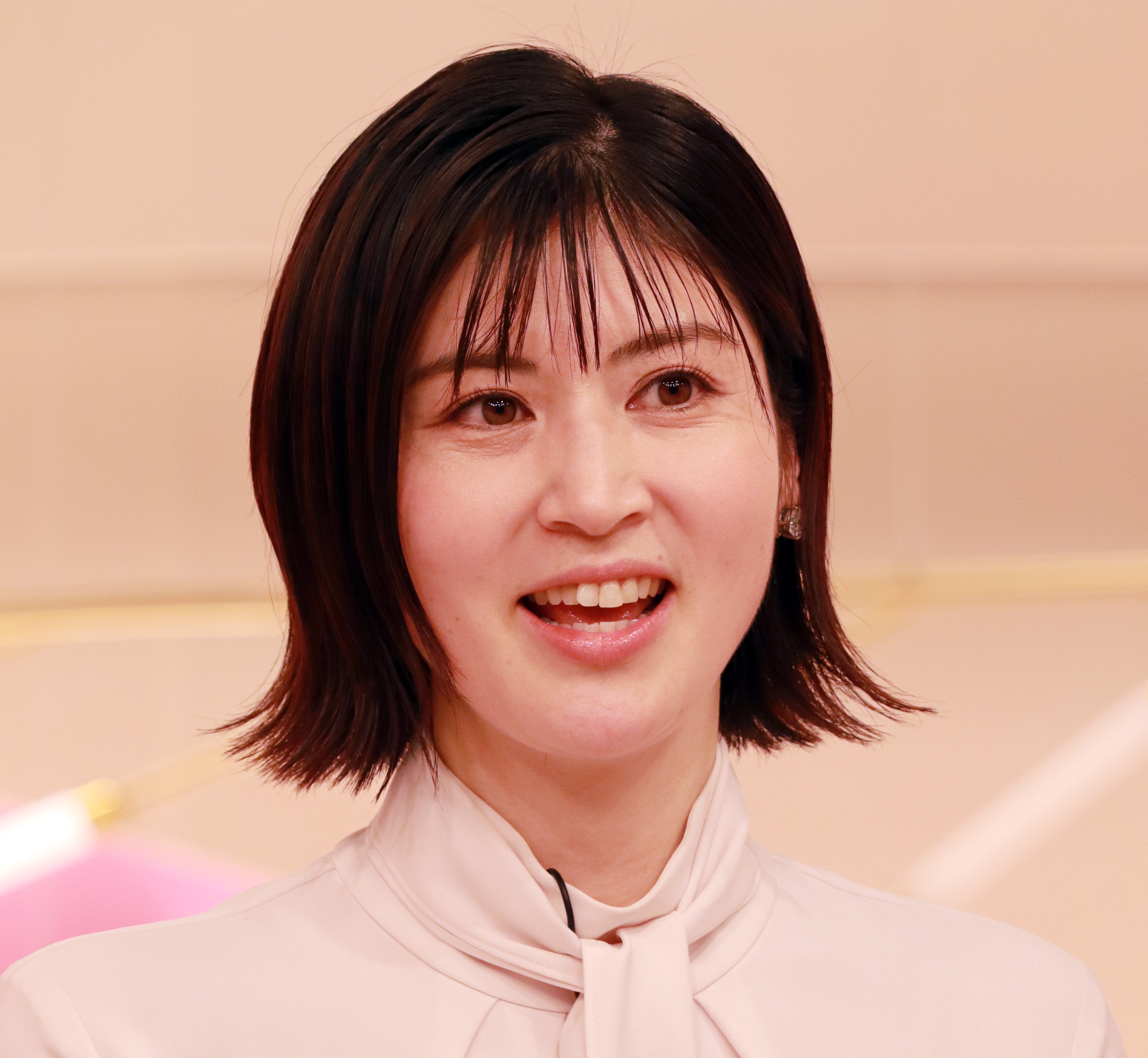 鈴江 奈々