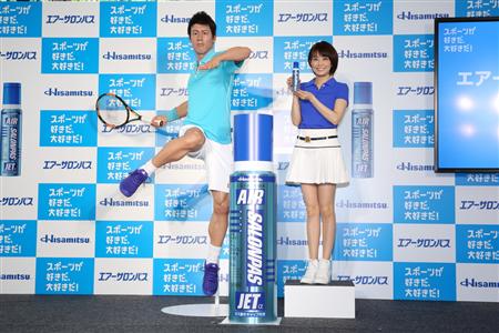 小林麻耶 超リアル錦織フィギュアと共演 私もエアｋしてます サンスポ