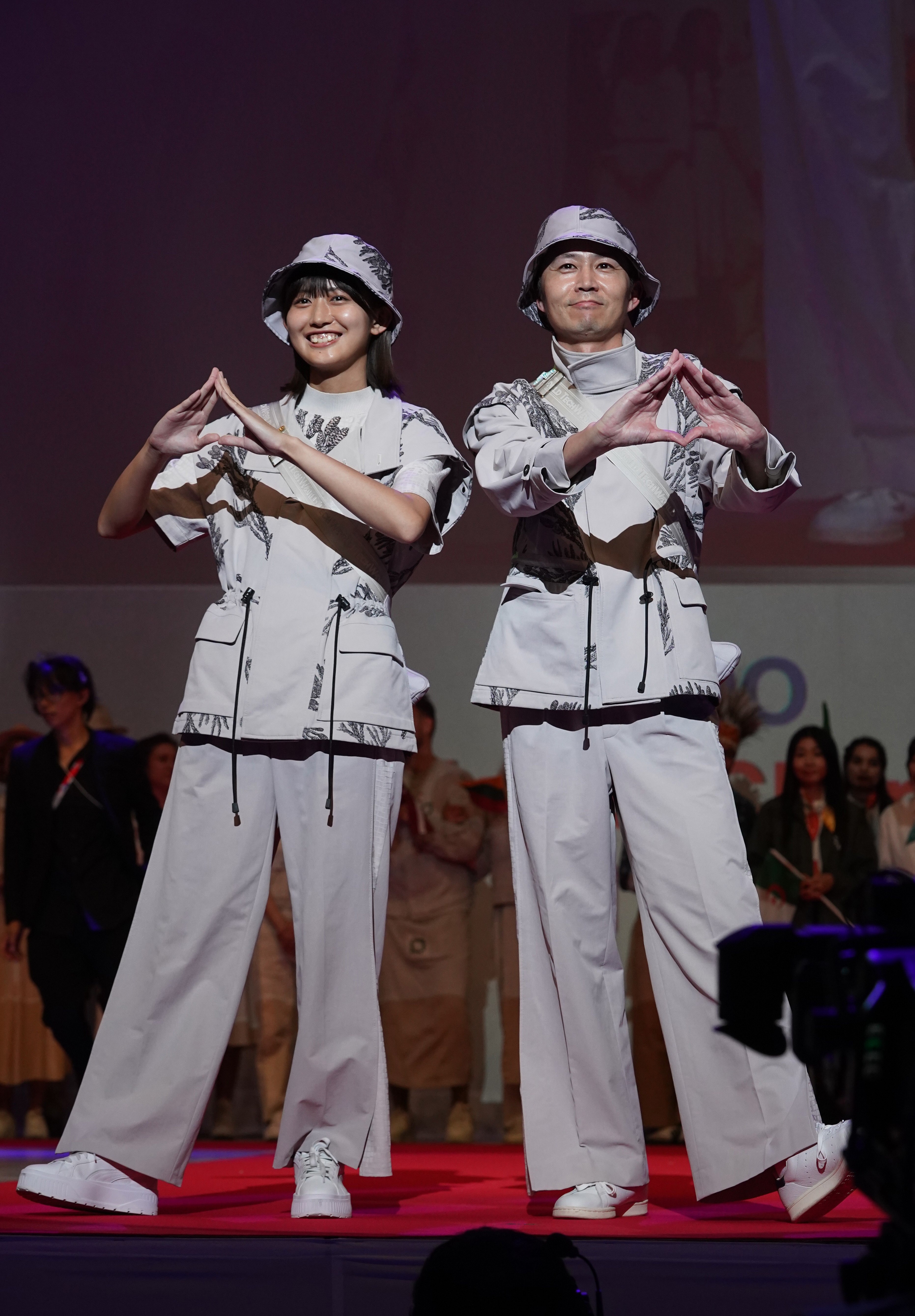 万博日本館制服は「日本の美意識を纏う」ウーマンズパビリオンは