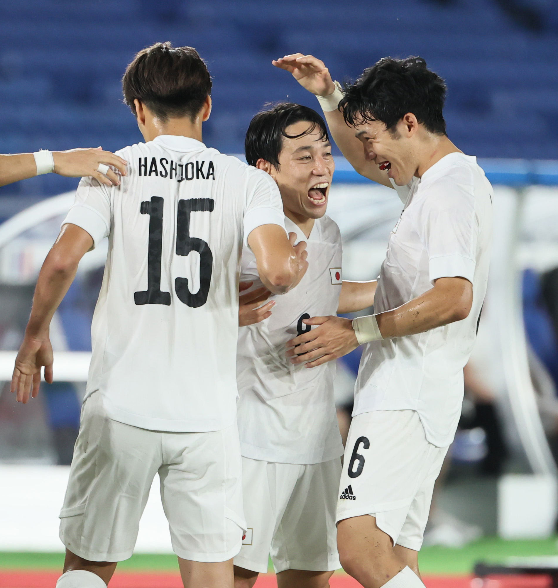 サッカー日本４ ０で仏に圧勝 決勝トーナメント進出 産経ニュース