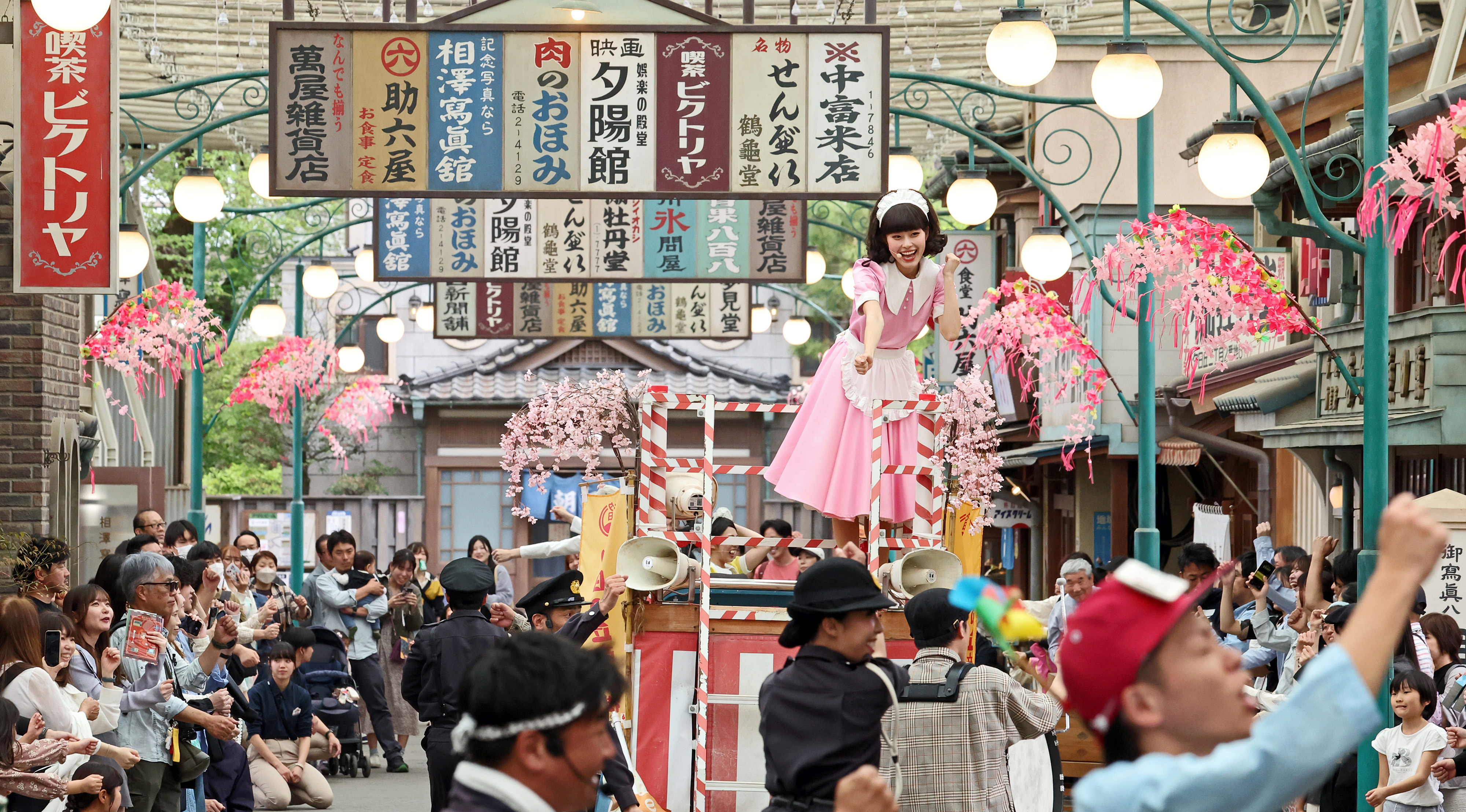 活気あふれる住民たちと共に昭和へタイムスリップ 西武園ゆうえんち