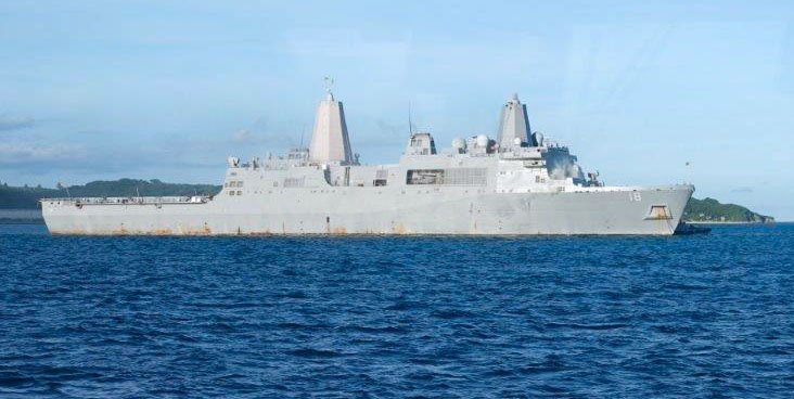 沖縄県沖の米輸送揚陸艦「ニューオーリンズ」鎮火、乗組員2人軽傷 出火