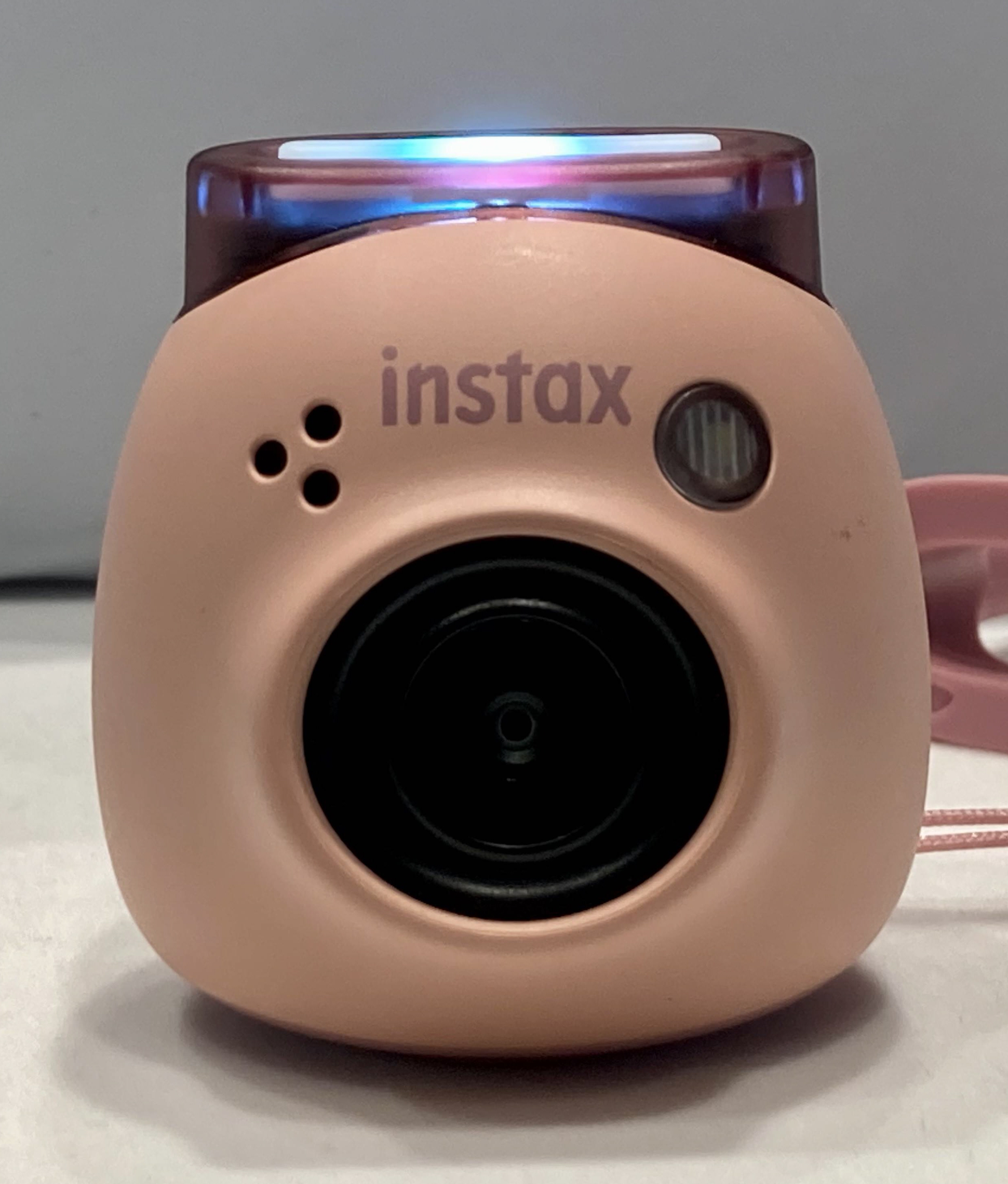韓ドラ効果も インスタカメラ売り上げ100倍 スマホ主流下で独自の