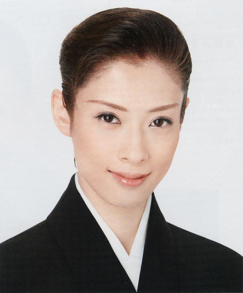 宝塚花組トップ・明日海りおさん退団へ - 産経ニュース