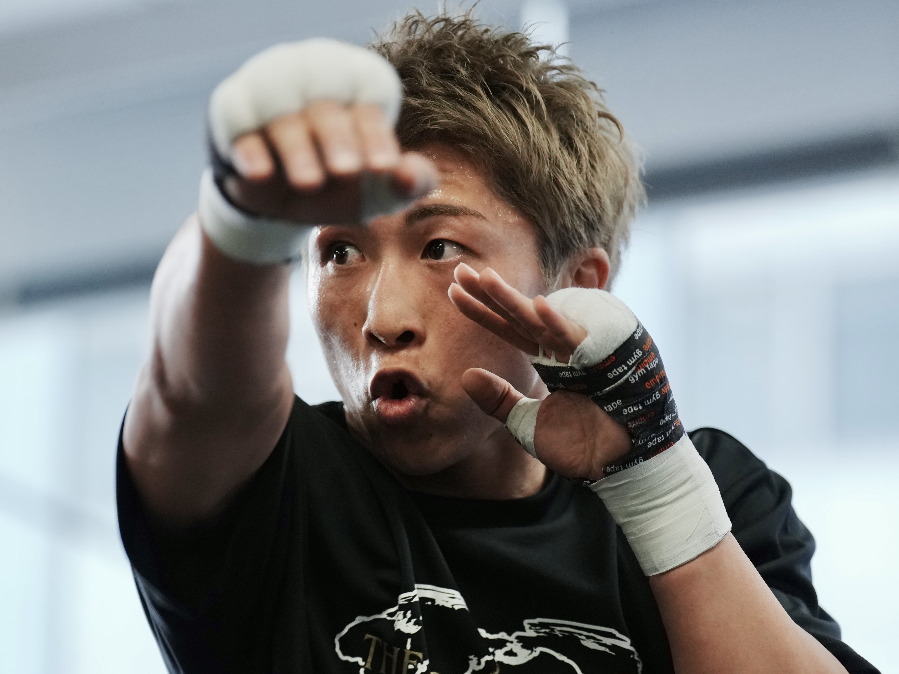 ボクシング】内山高志氏「奇妙な角度でパンチ出す。だから井上選手は