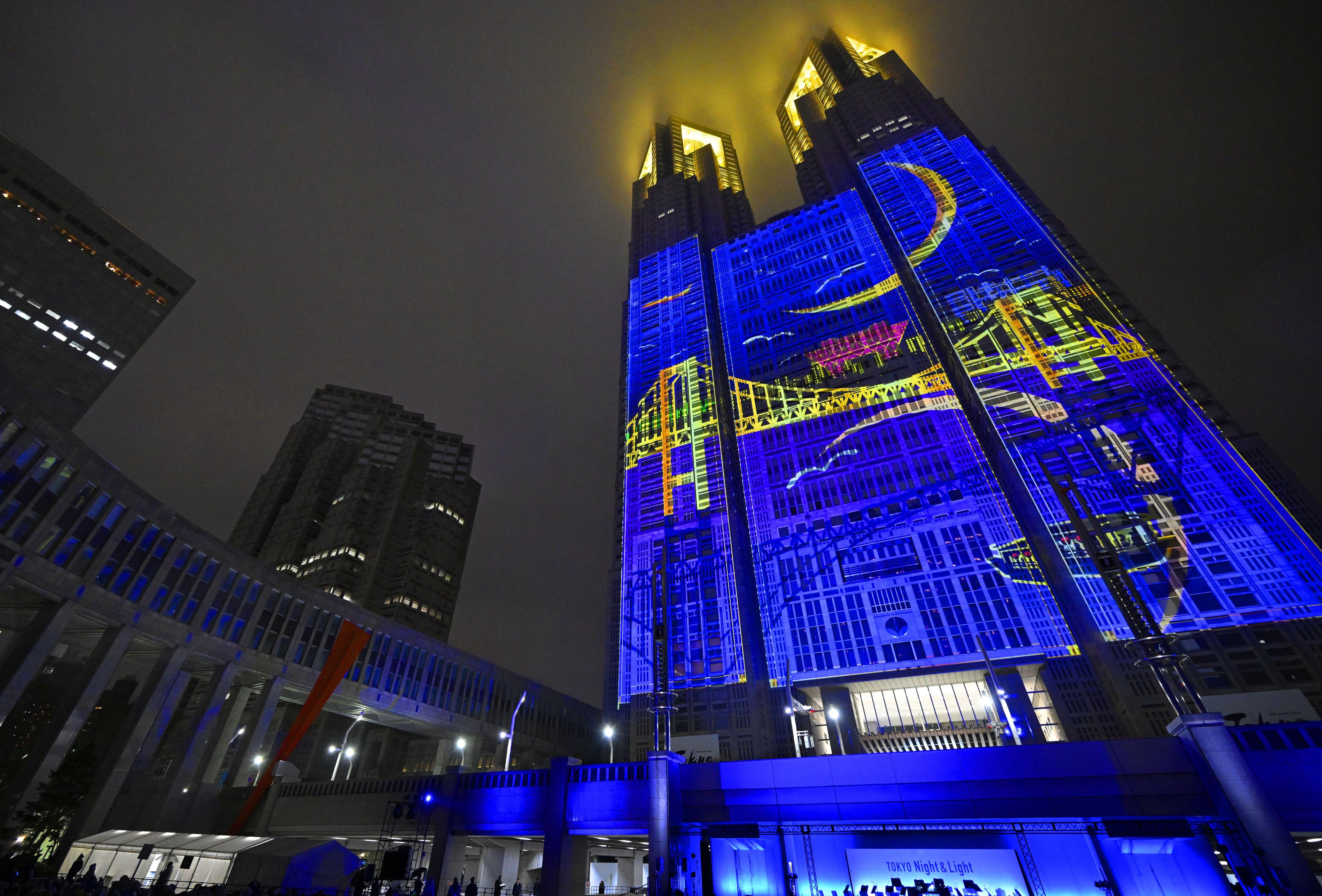 東京都庁第1本庁舎でプロジェクションマッピング開始 建物に映す最大