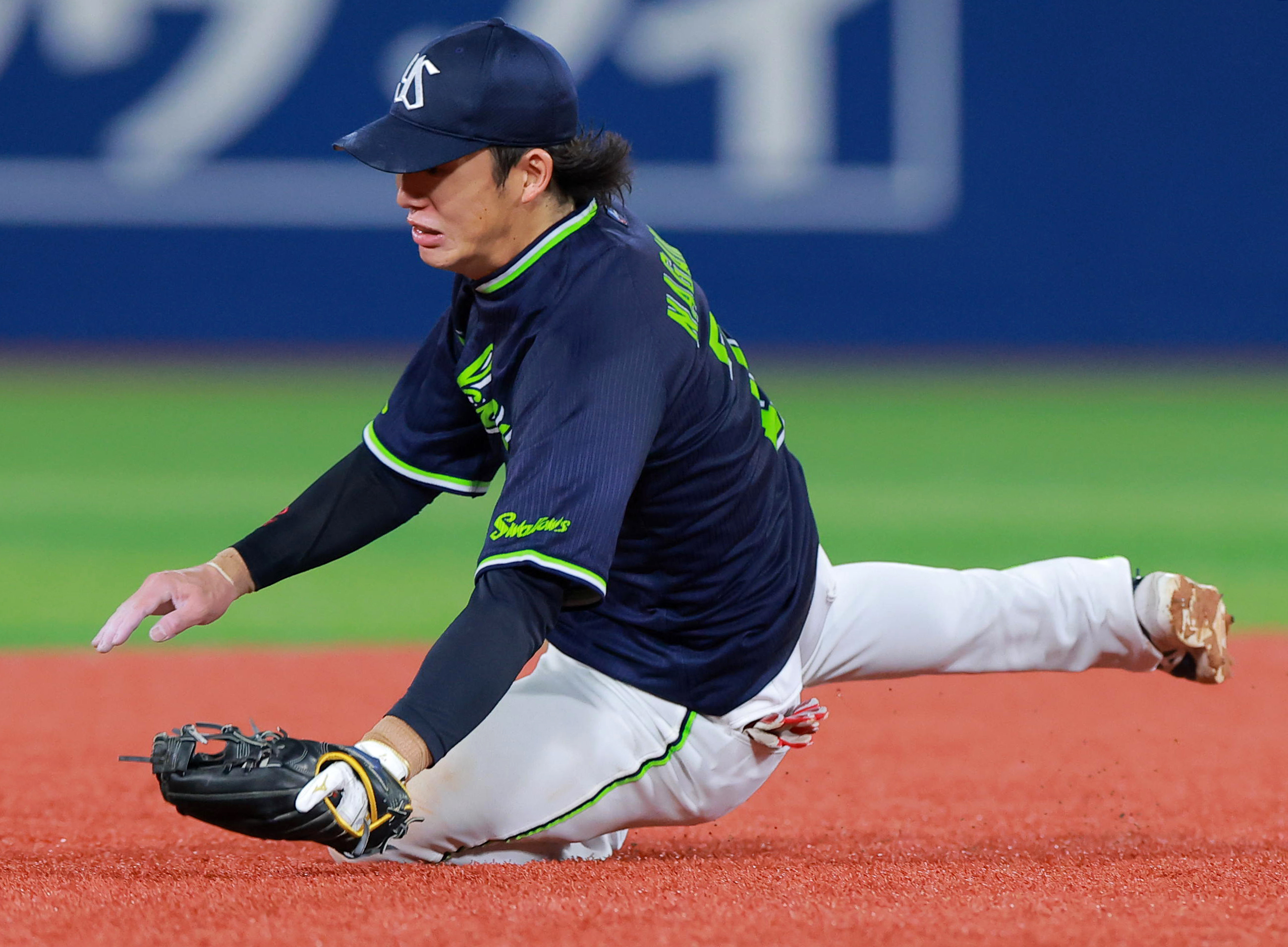 長岡秀樹 ユニホーム　L 東京ヤクルトスワローズ 長岡秀樹 7 クルーユニフォーム - メルカリ