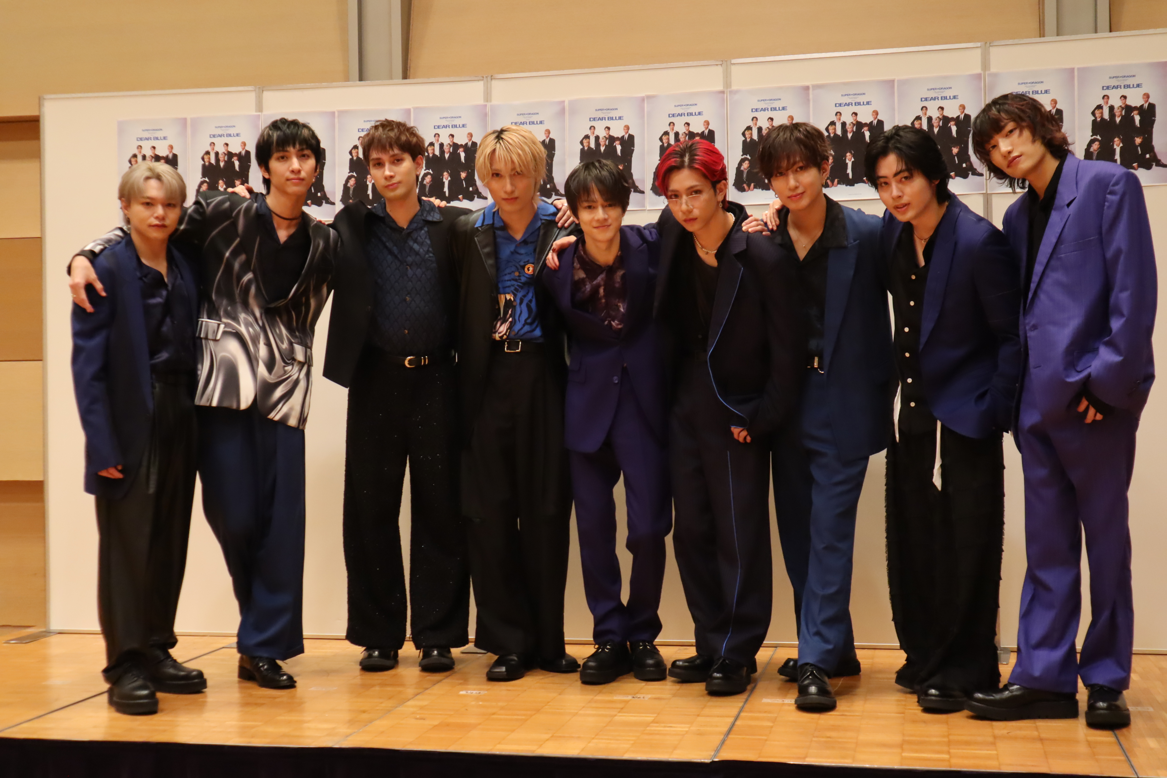 SUPER☆DRAGON、結成10周年記念写真集で発売記念イベント 古川毅